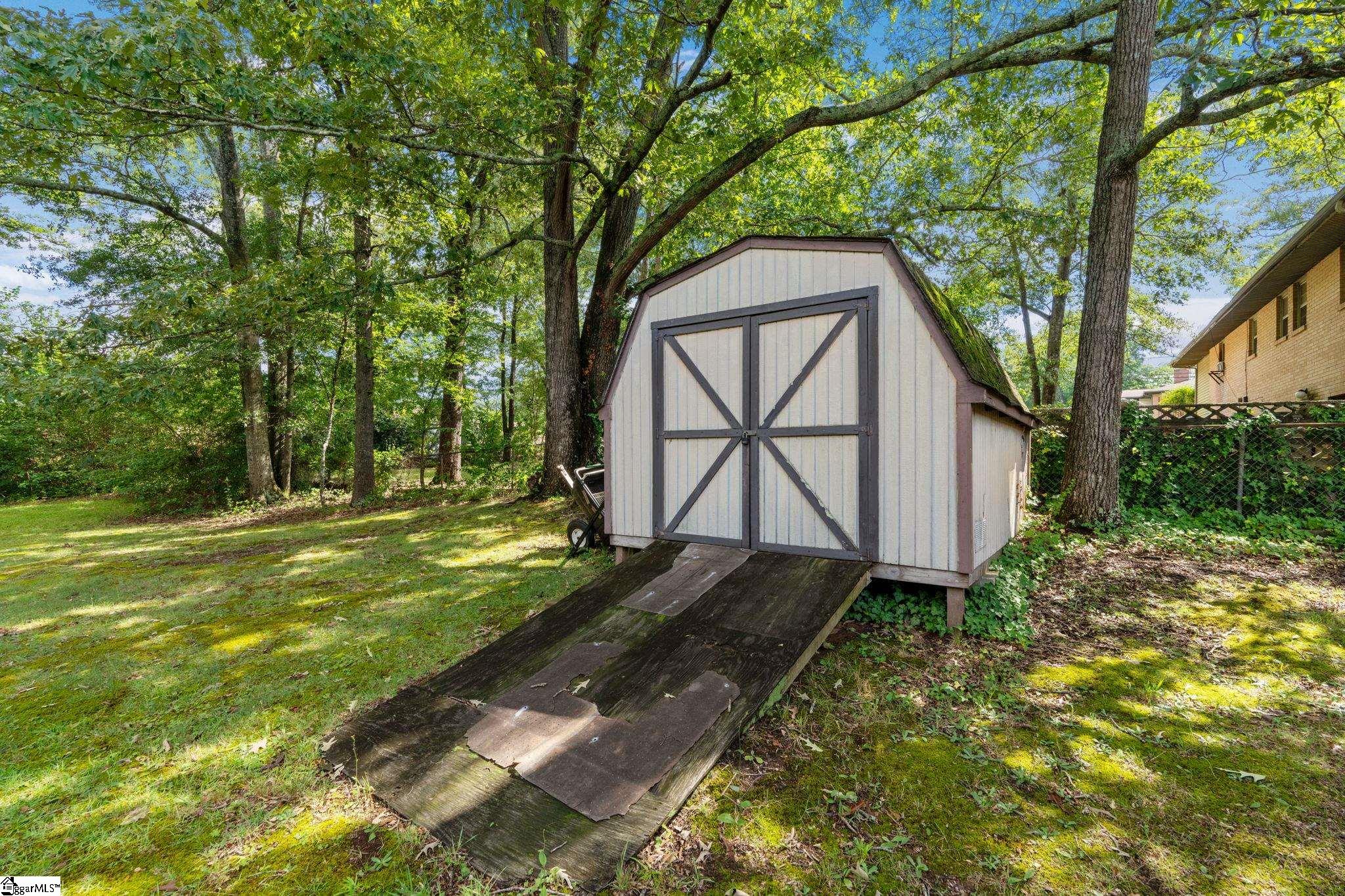 202 Claxton Drive Greenville, SC 29617