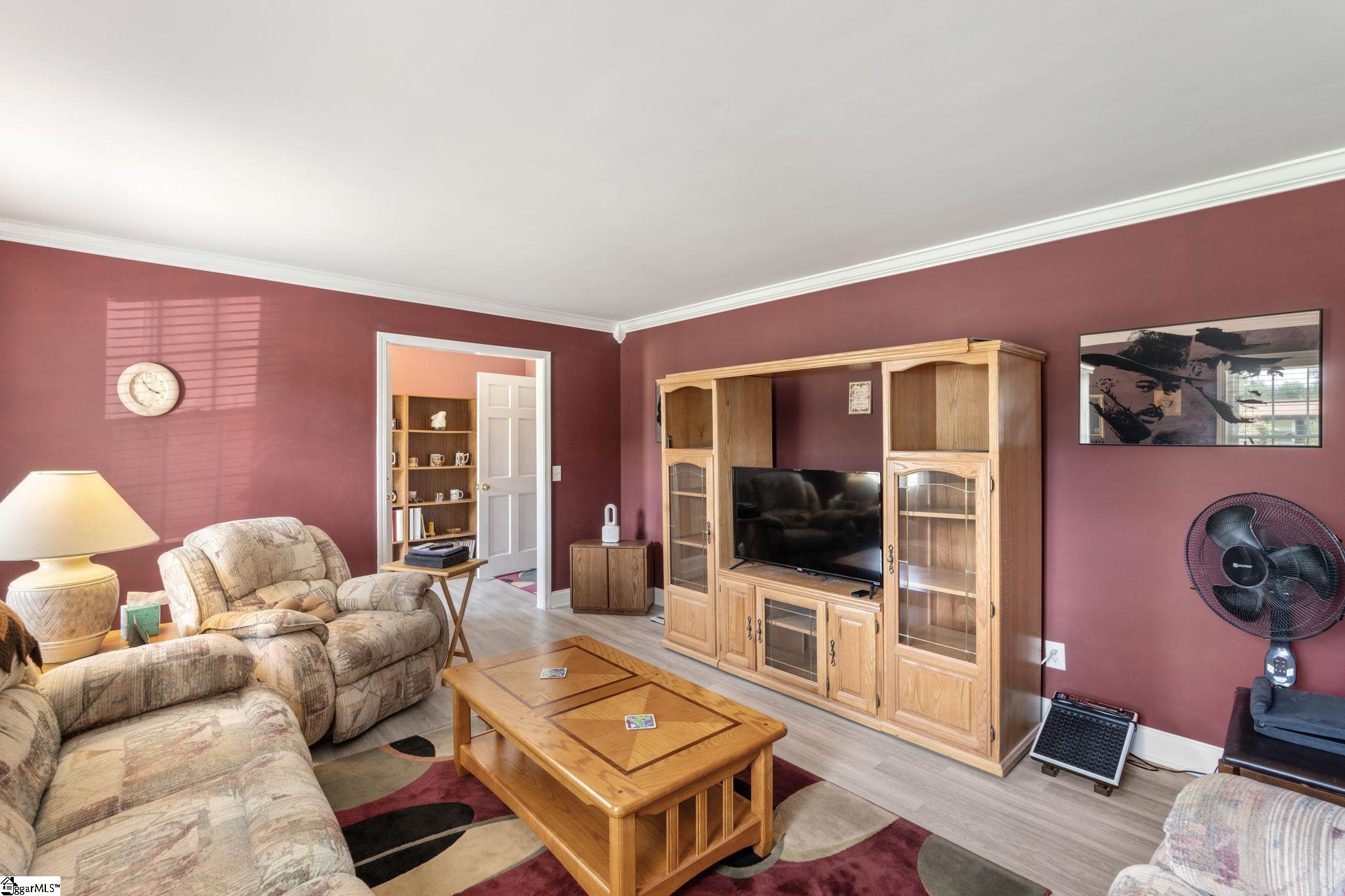 202 Claxton Drive Greenville, SC 29617