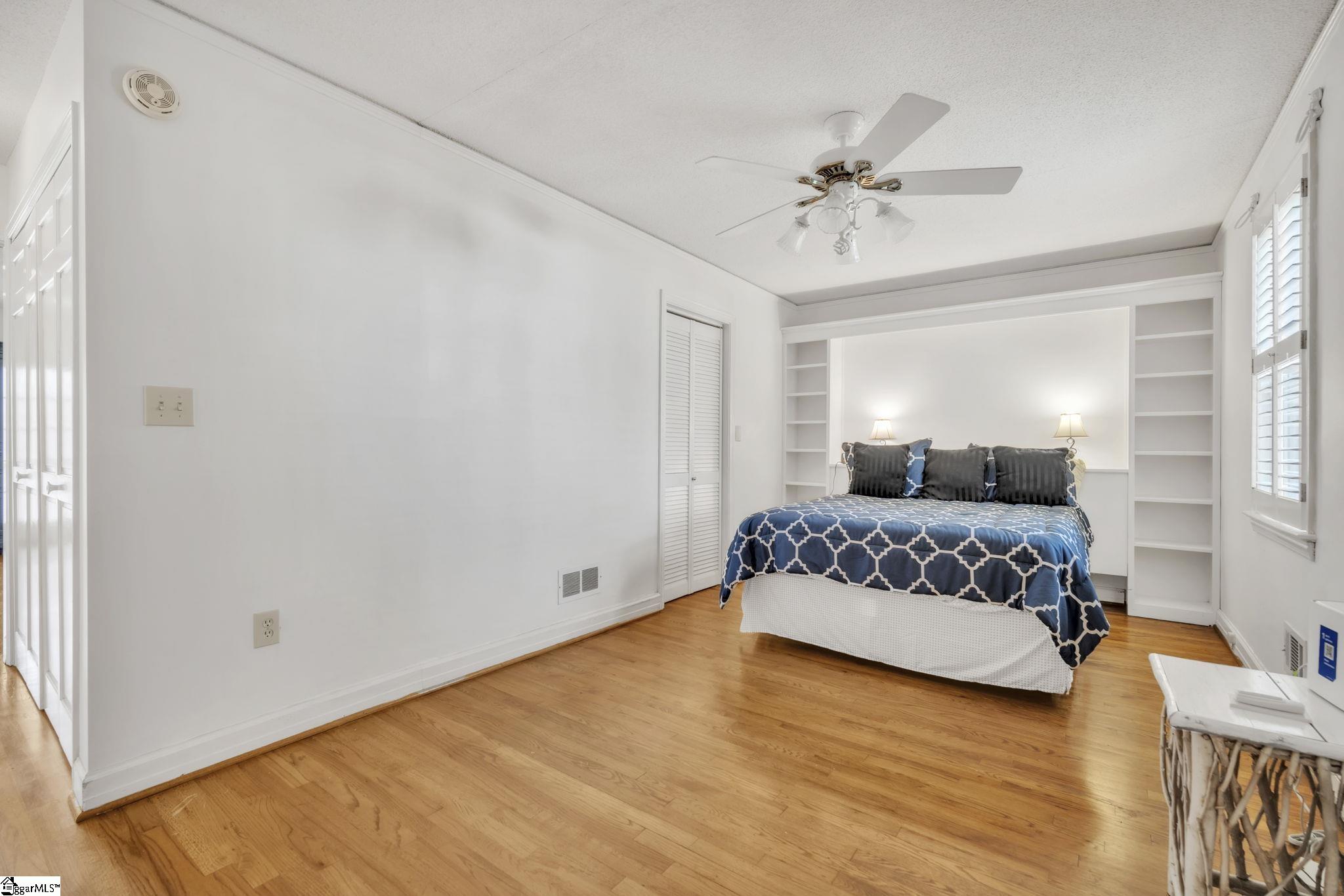 19 E Circle Avenue Greenville, SC 29607