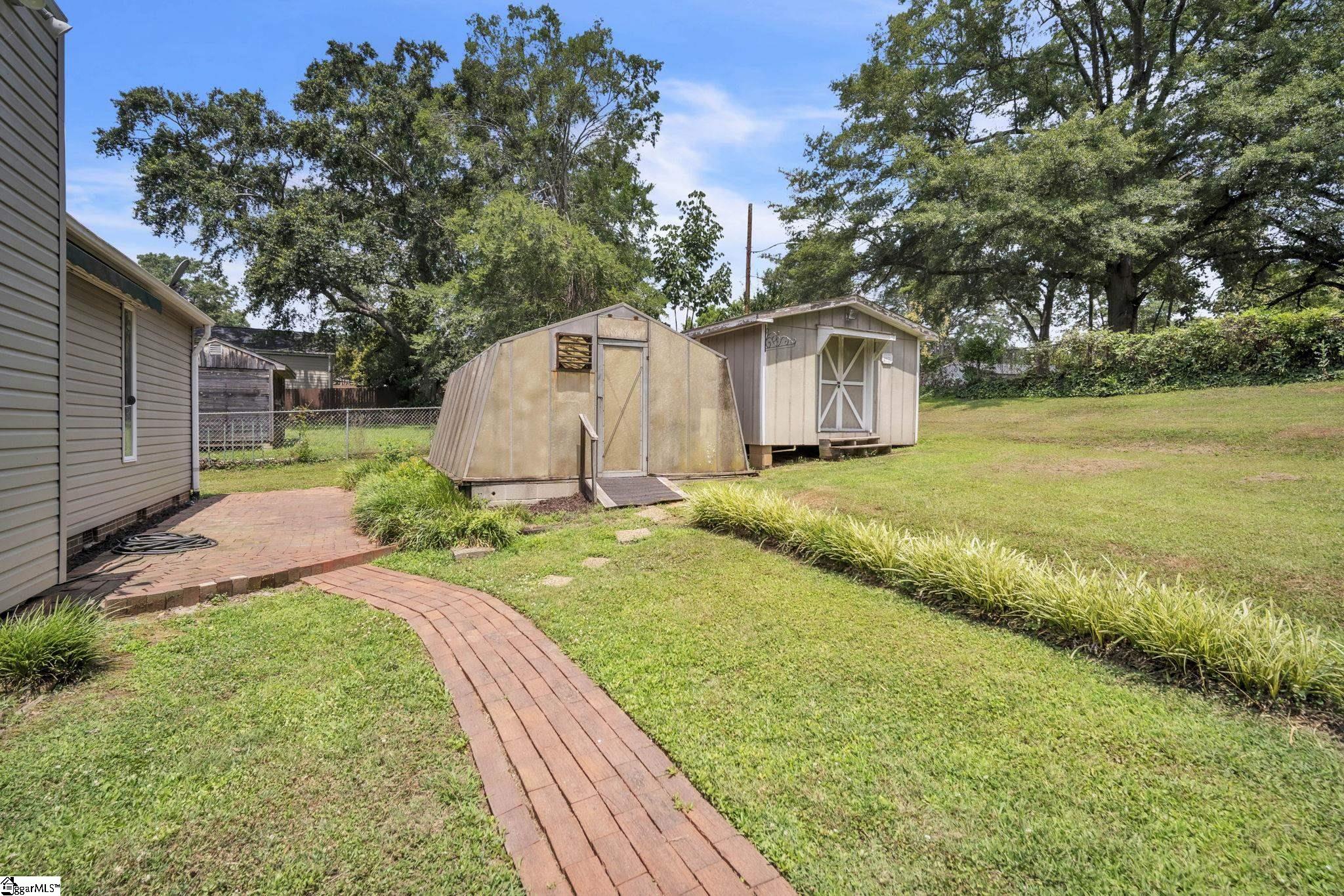 19 E Circle Avenue Greenville, SC 29607
