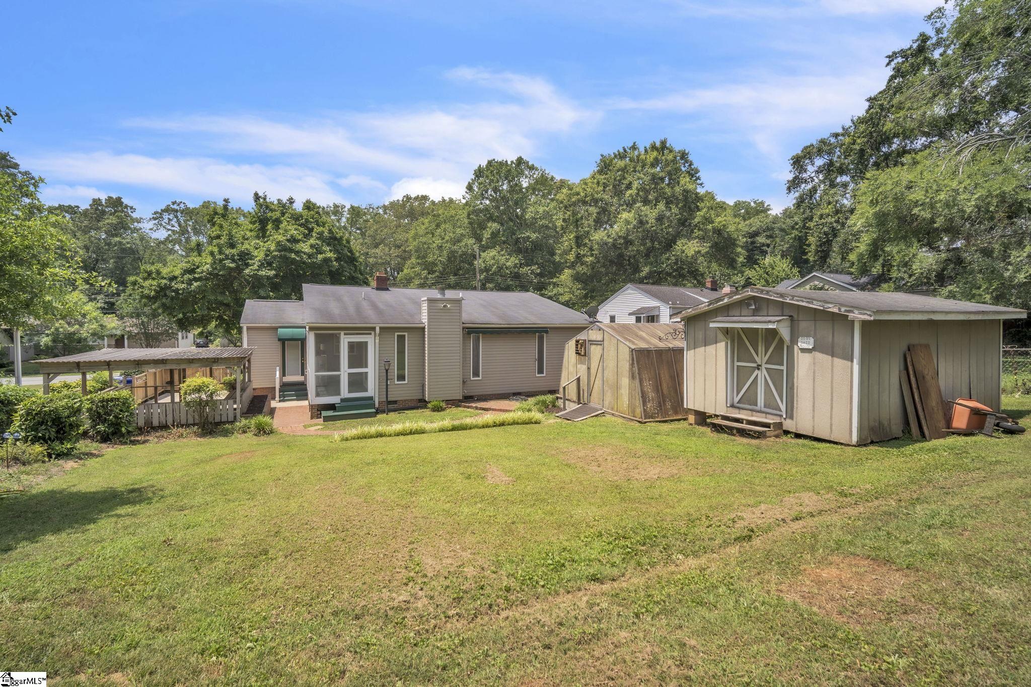 19 E Circle Avenue Greenville, SC 29607