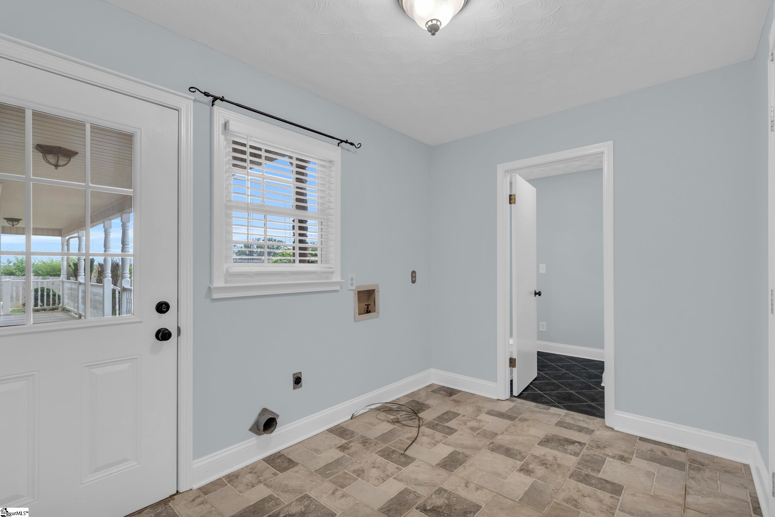 1806 Fork Shoals Road Greenville, SC 29605