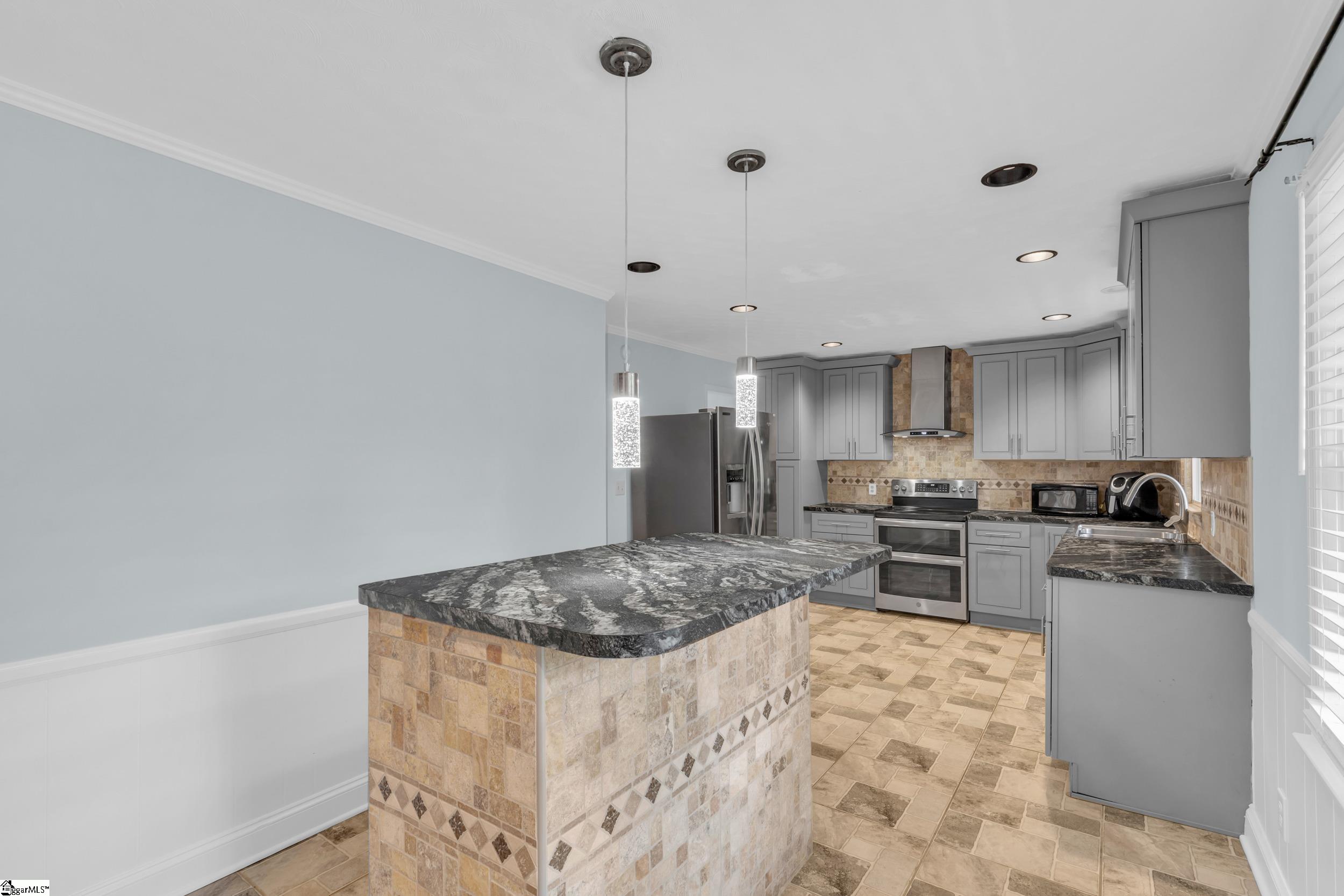1806 Fork Shoals Road Greenville, SC 29605
