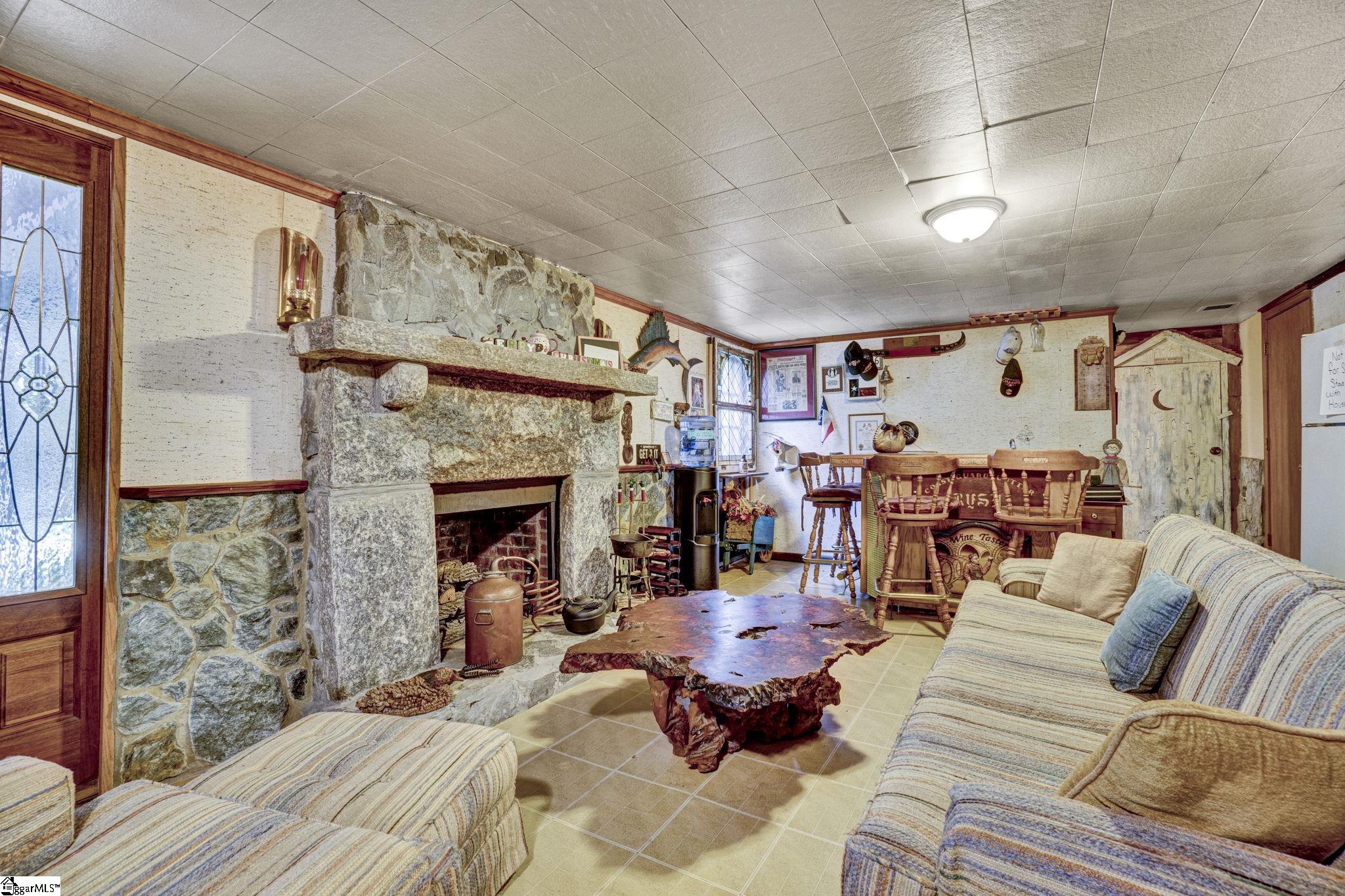 122 Melbourne Lane Greenville, SC 29615