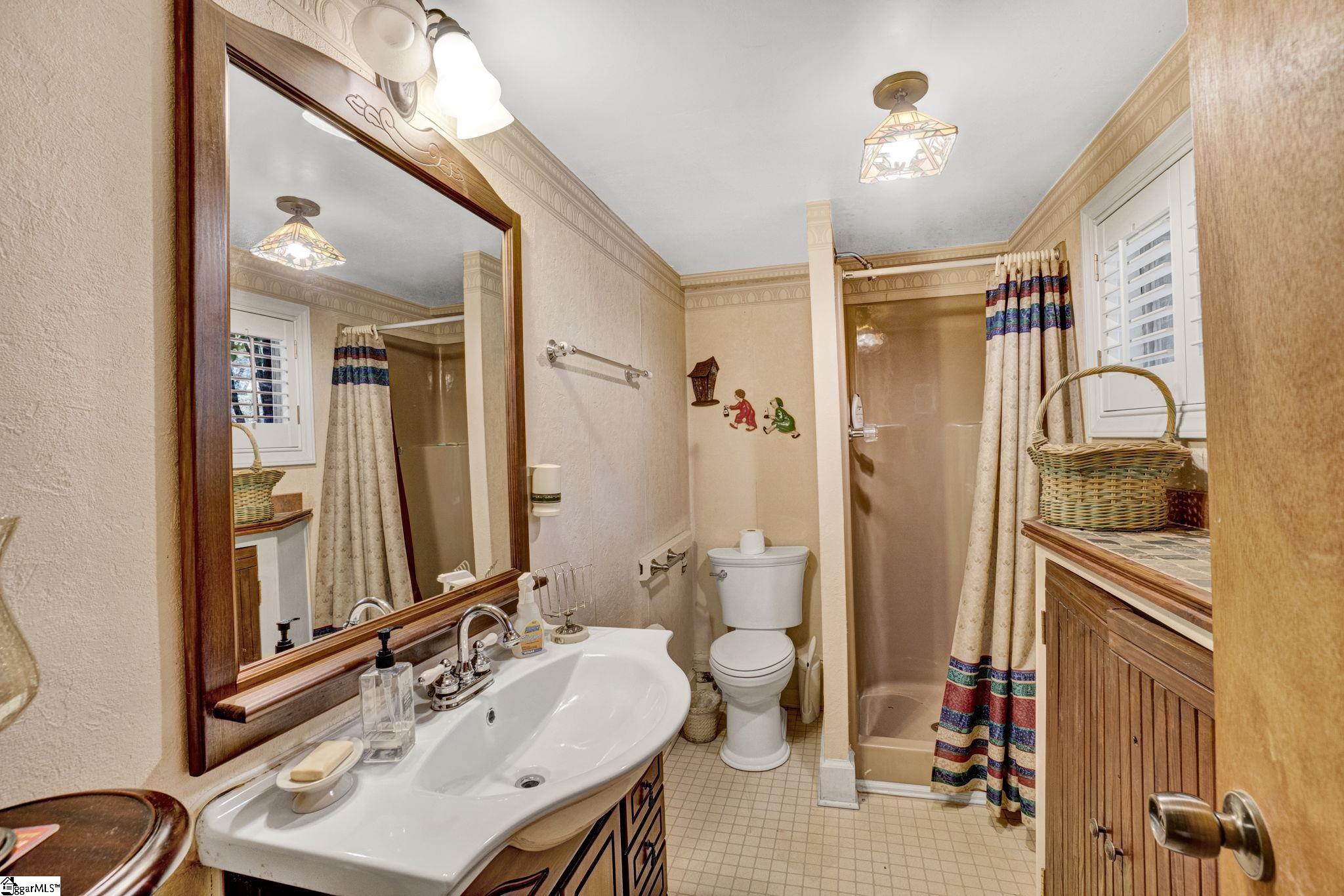 122 Melbourne Lane Greenville, SC 29615