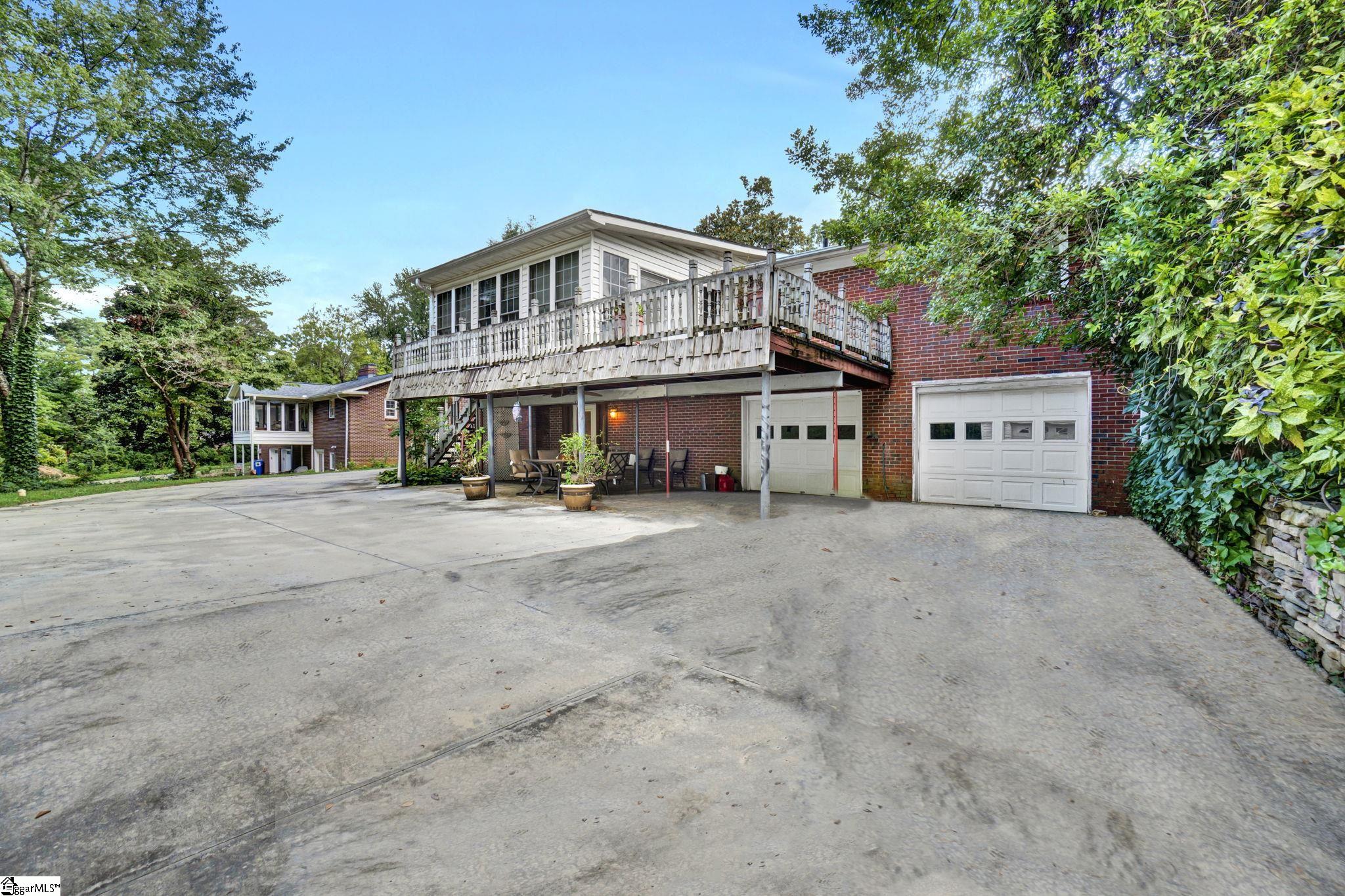 122 Melbourne Lane Greenville, SC 29615