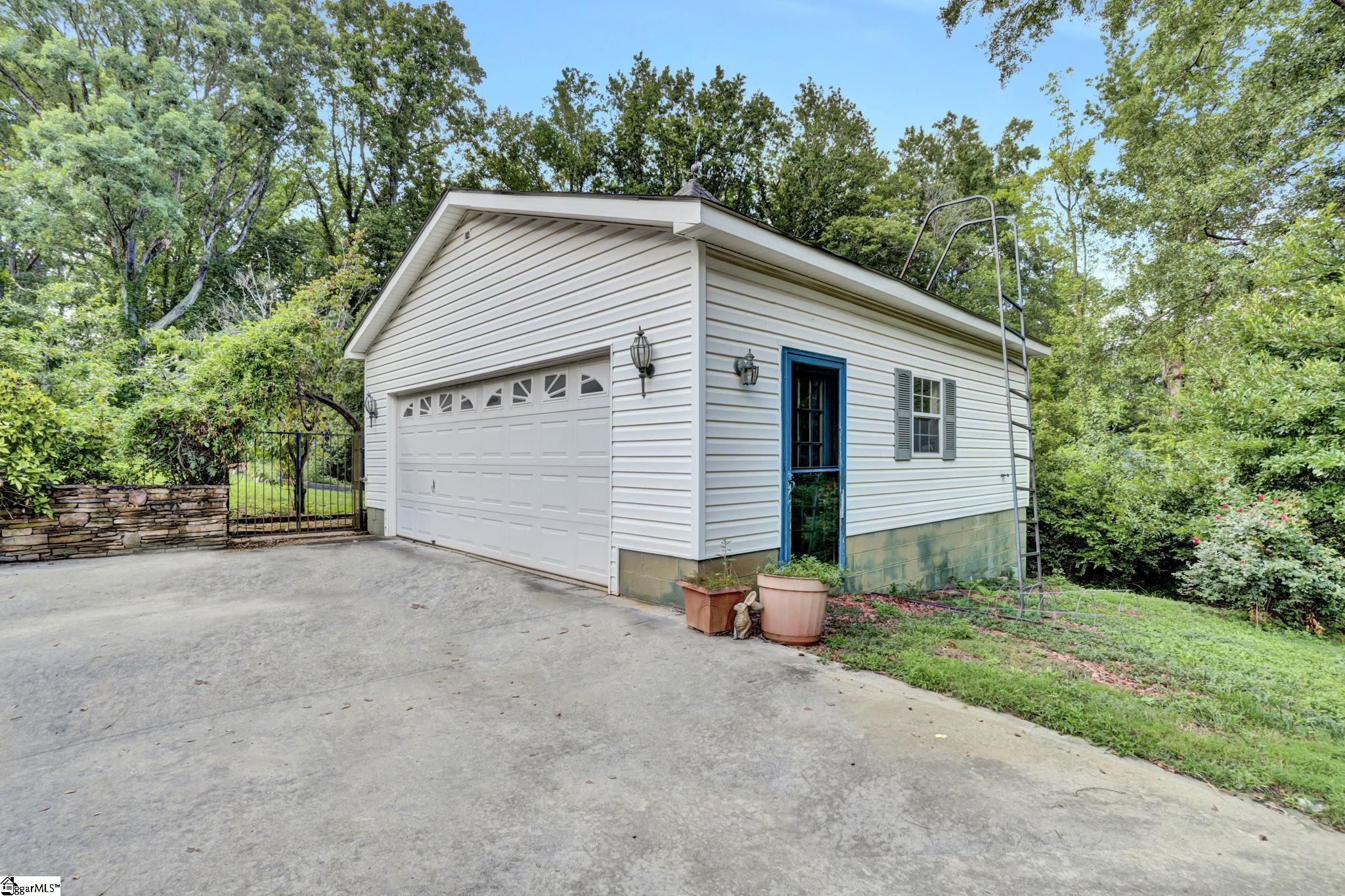 122 Melbourne Lane Greenville, SC 29615