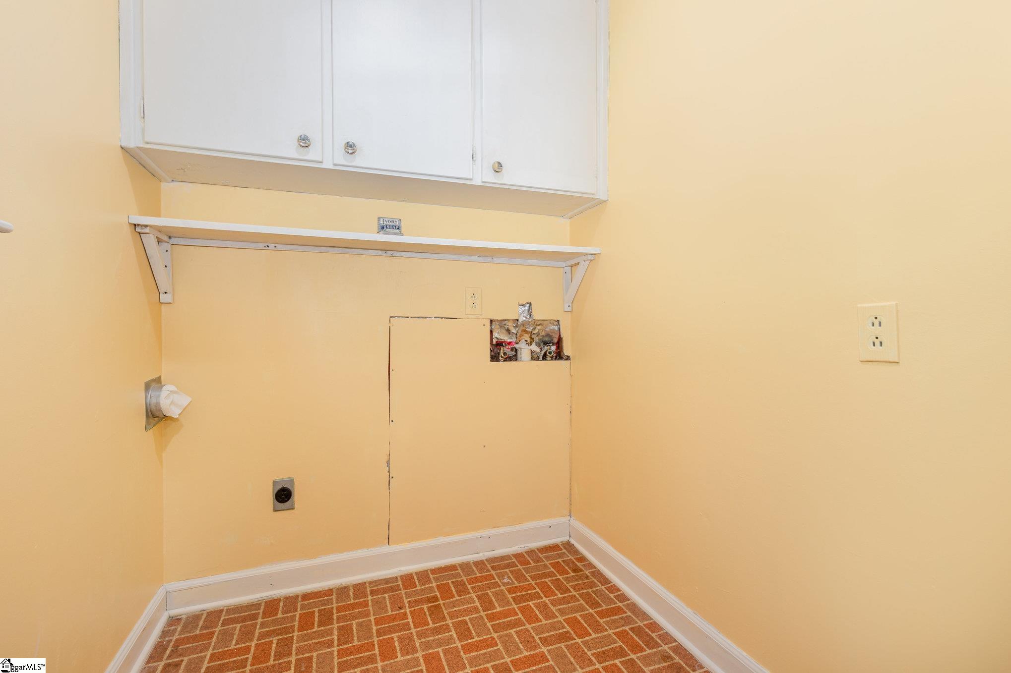 707 Parkview Drive Laurens, SC 29360