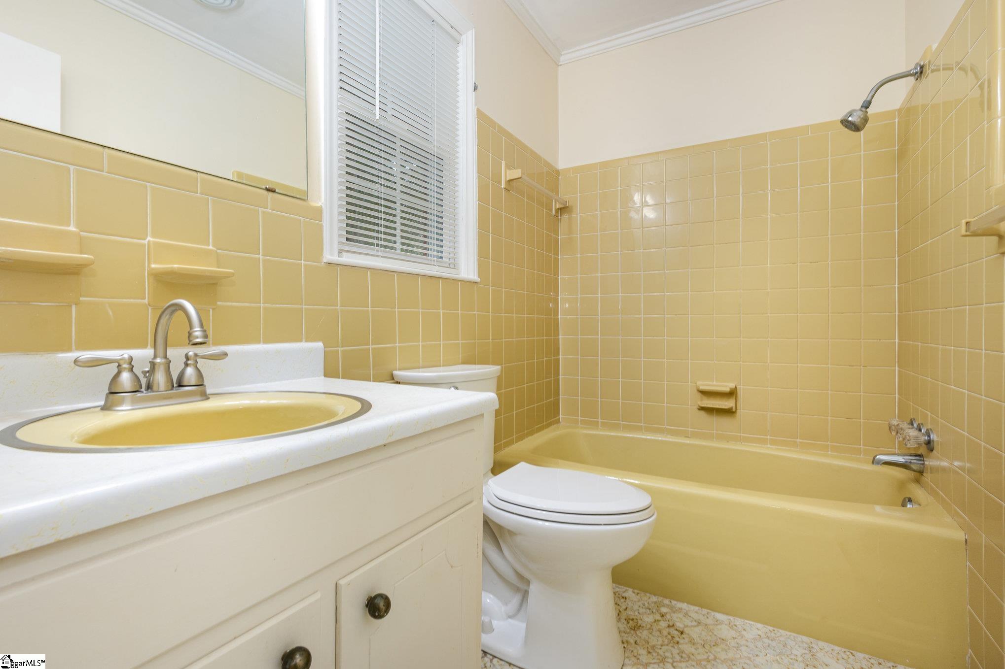 707 Parkview Drive Laurens, SC 29360