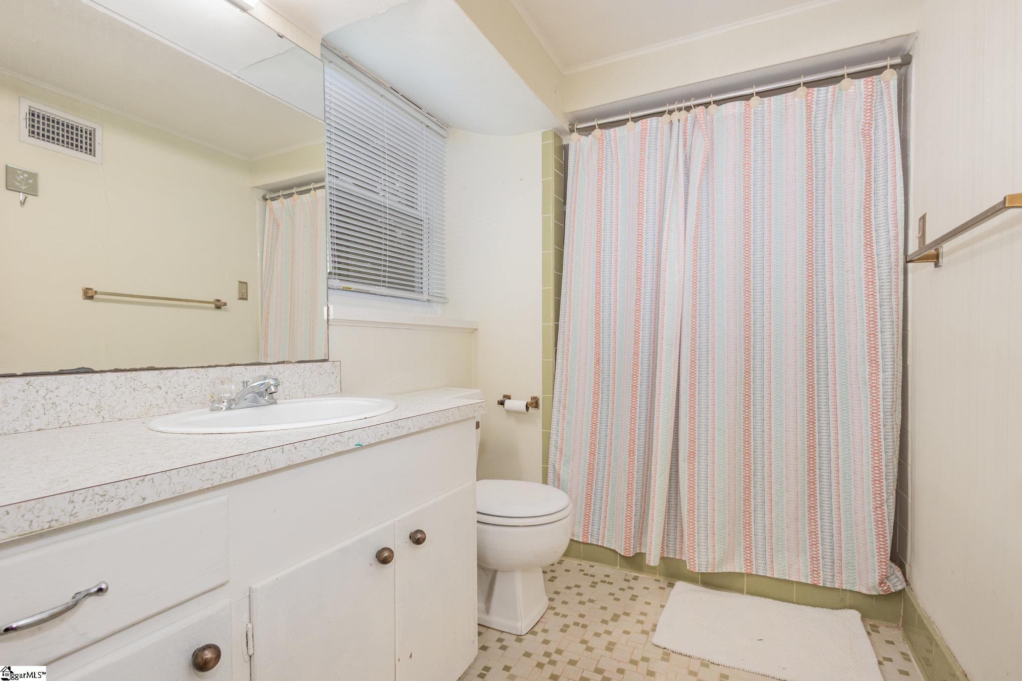 707 Parkview Drive Laurens, SC 29360