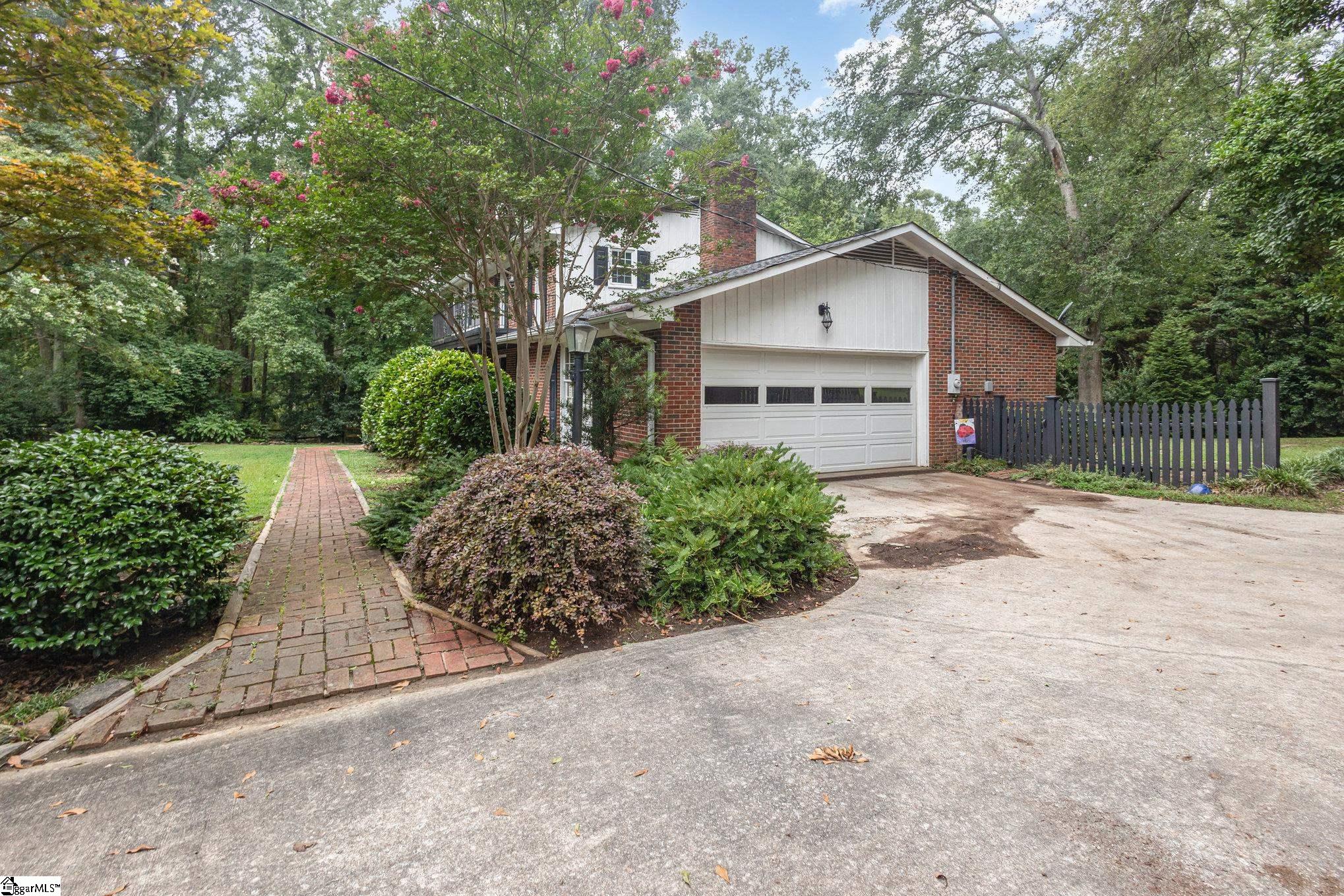 707 Parkview Drive Laurens, SC 29360