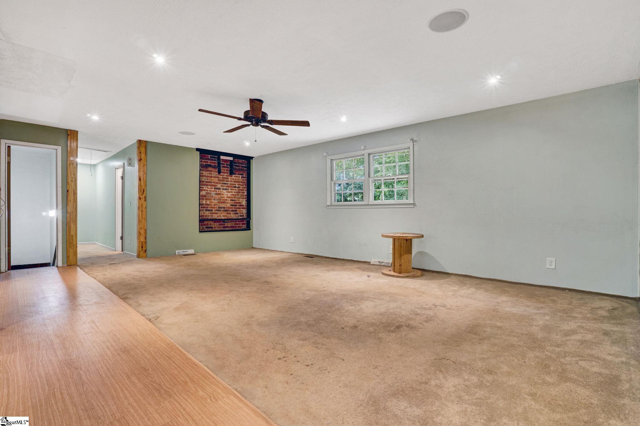 211 Beechwood Drive Simpsonville, SC 29681