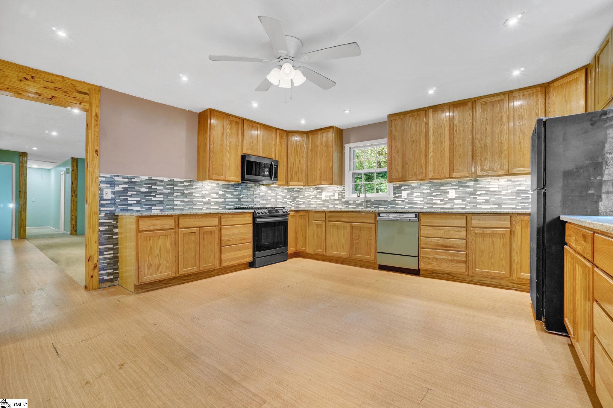 211 Beechwood Drive Simpsonville, SC 29681