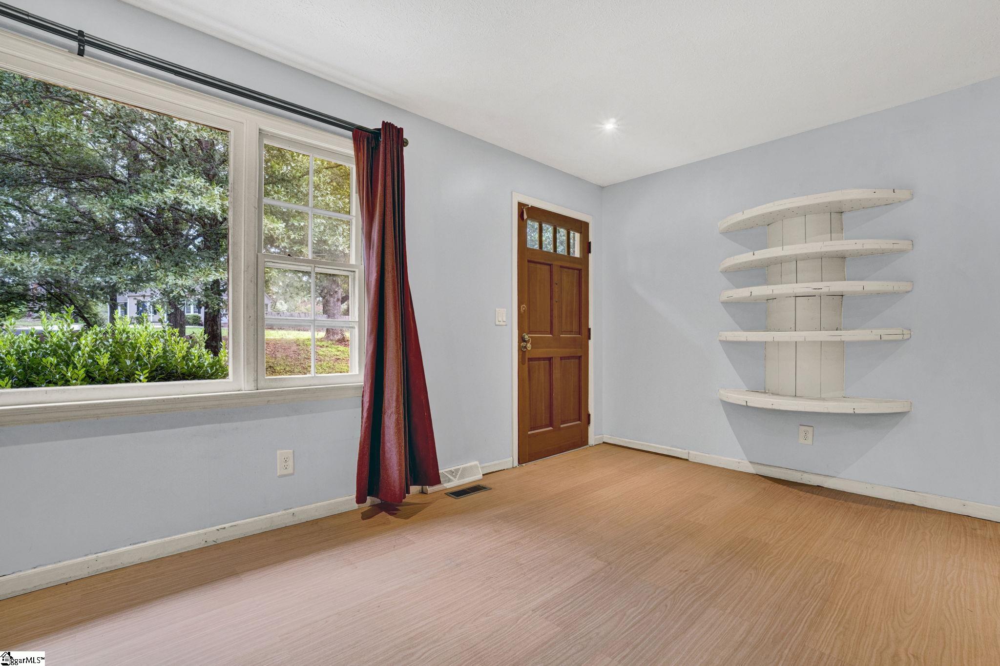 211 Beechwood Drive Simpsonville, SC 29681