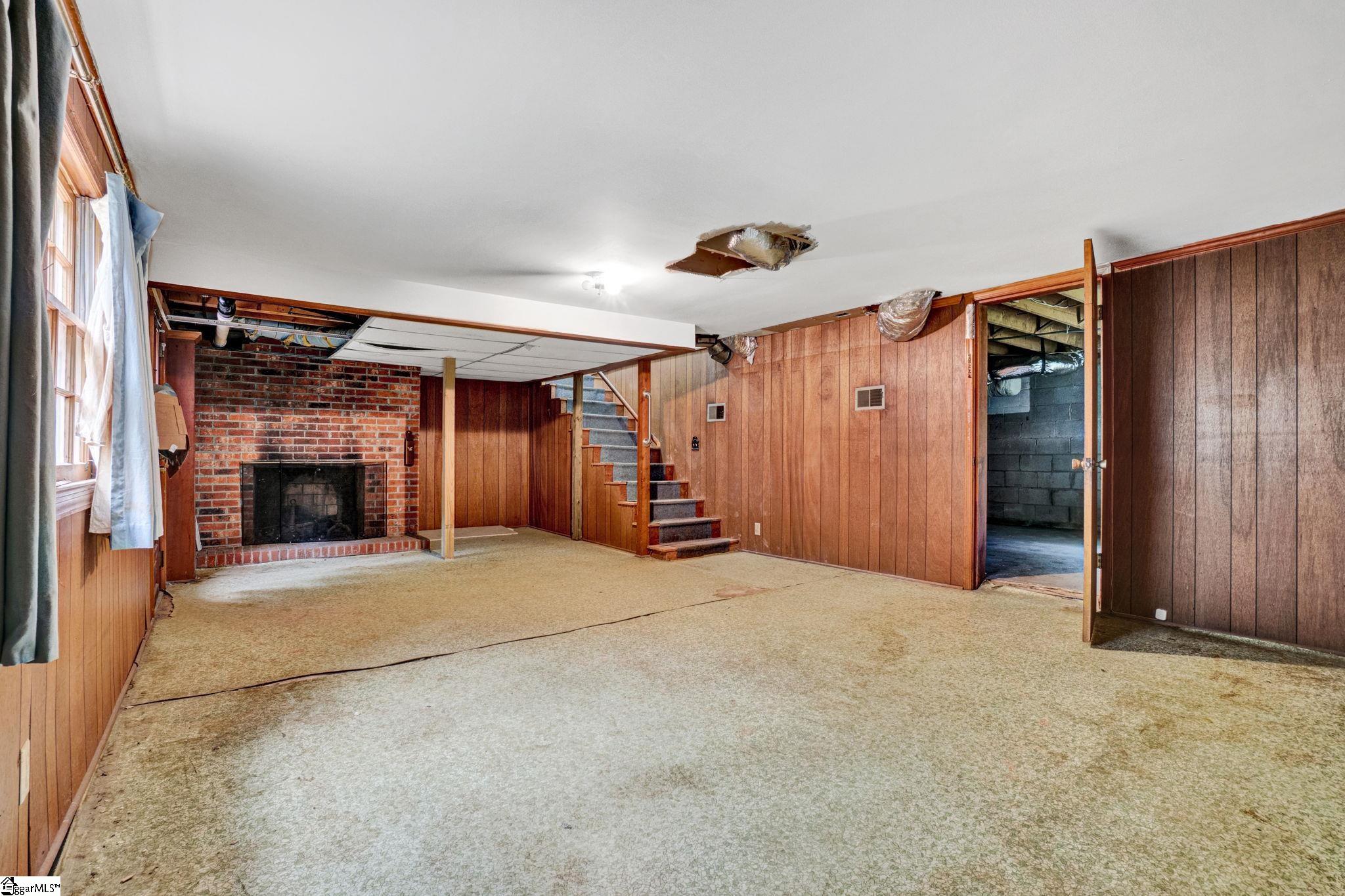 211 Beechwood Drive Simpsonville, SC 29681