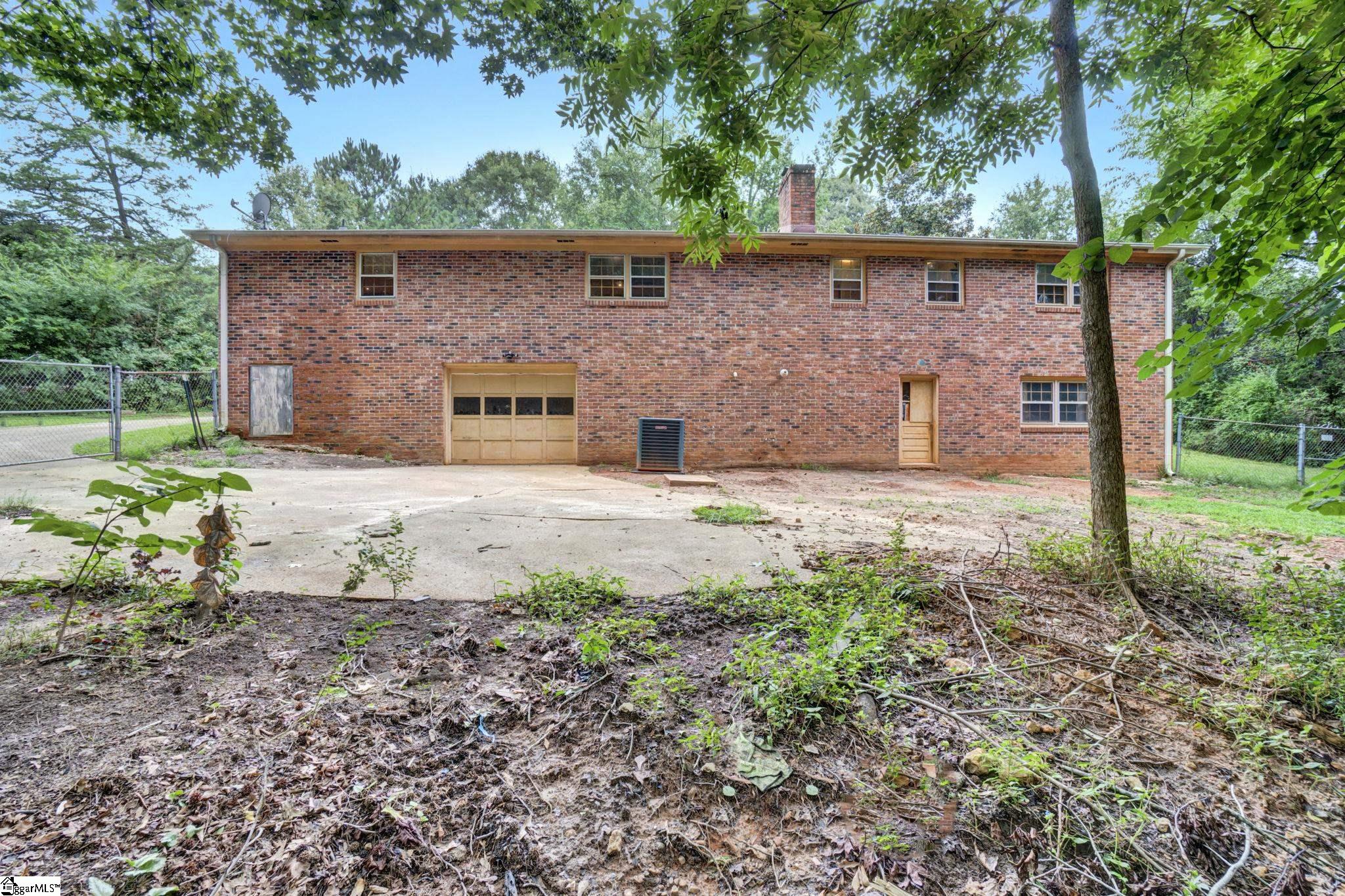 211 Beechwood Drive Simpsonville, SC 29681