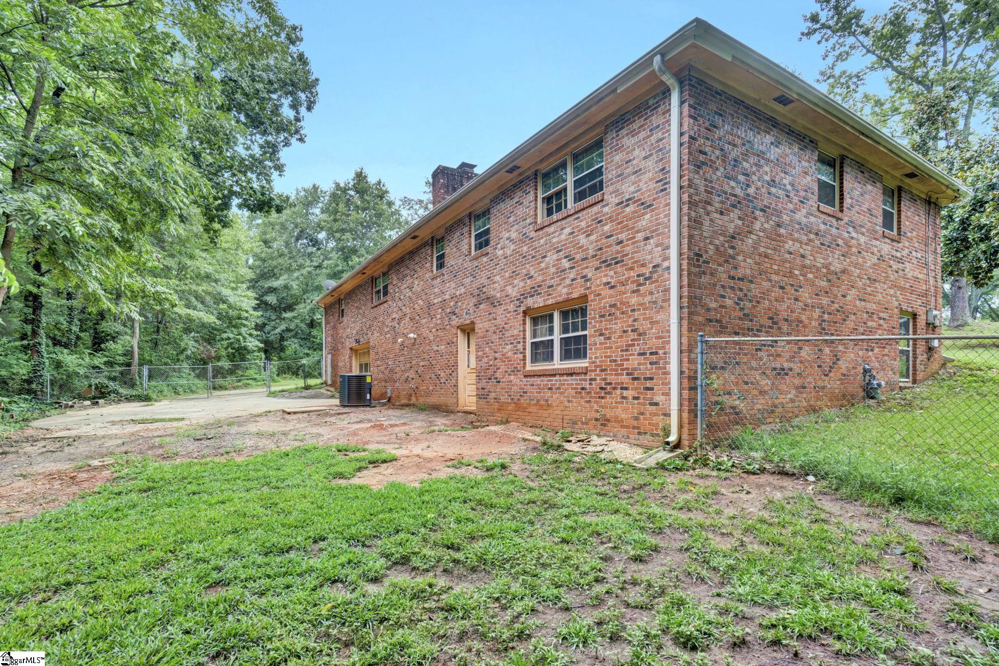 211 Beechwood Drive Simpsonville, SC 29681