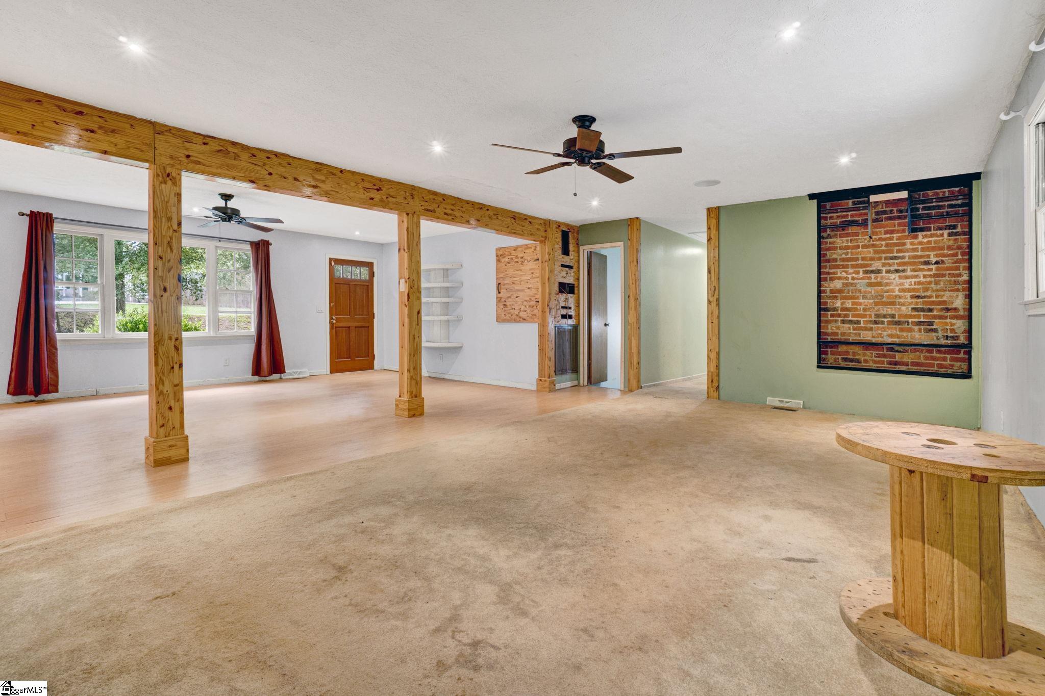 211 Beechwood Drive Simpsonville, SC 29681