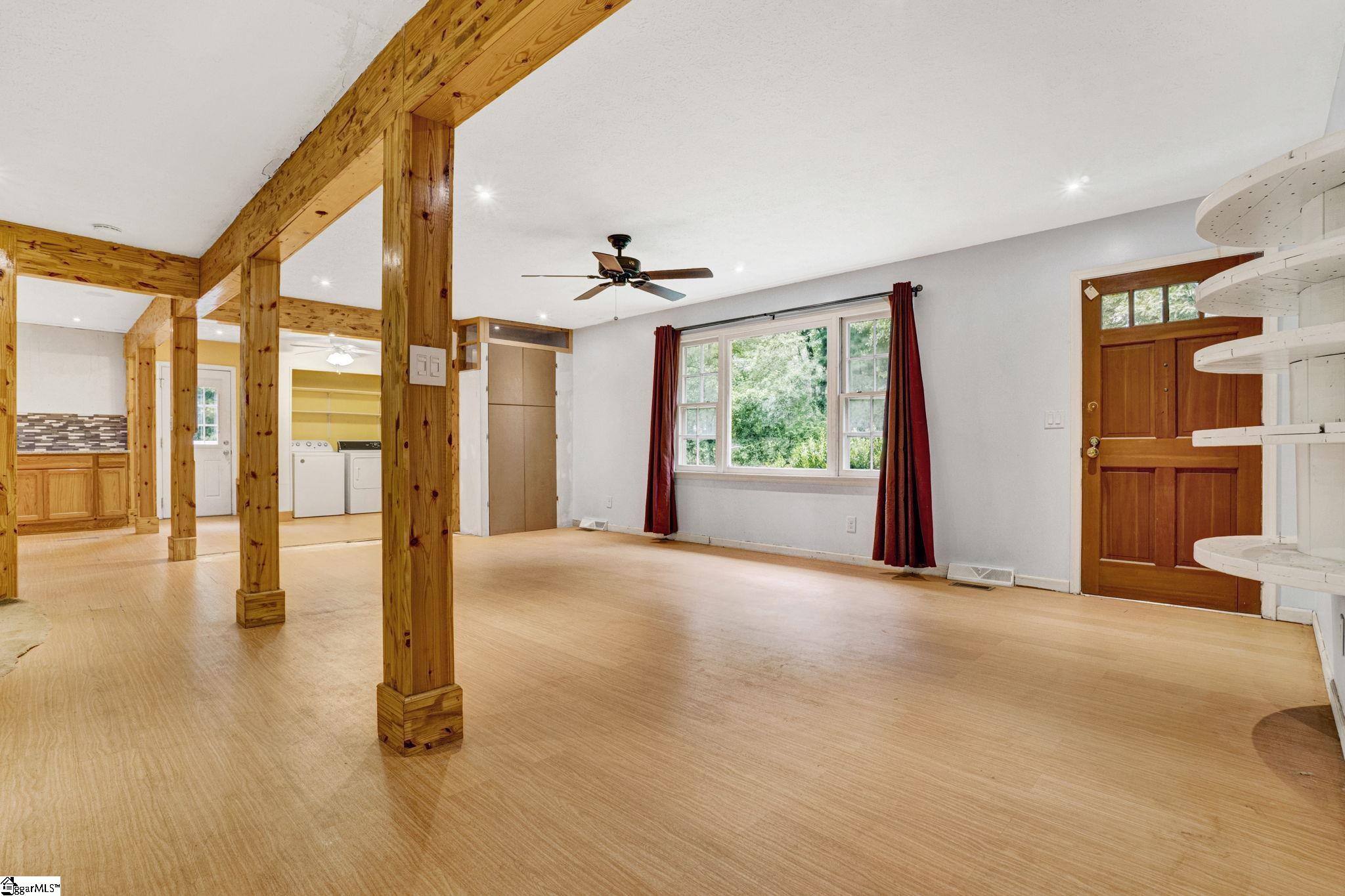 211 Beechwood Drive Simpsonville, SC 29681