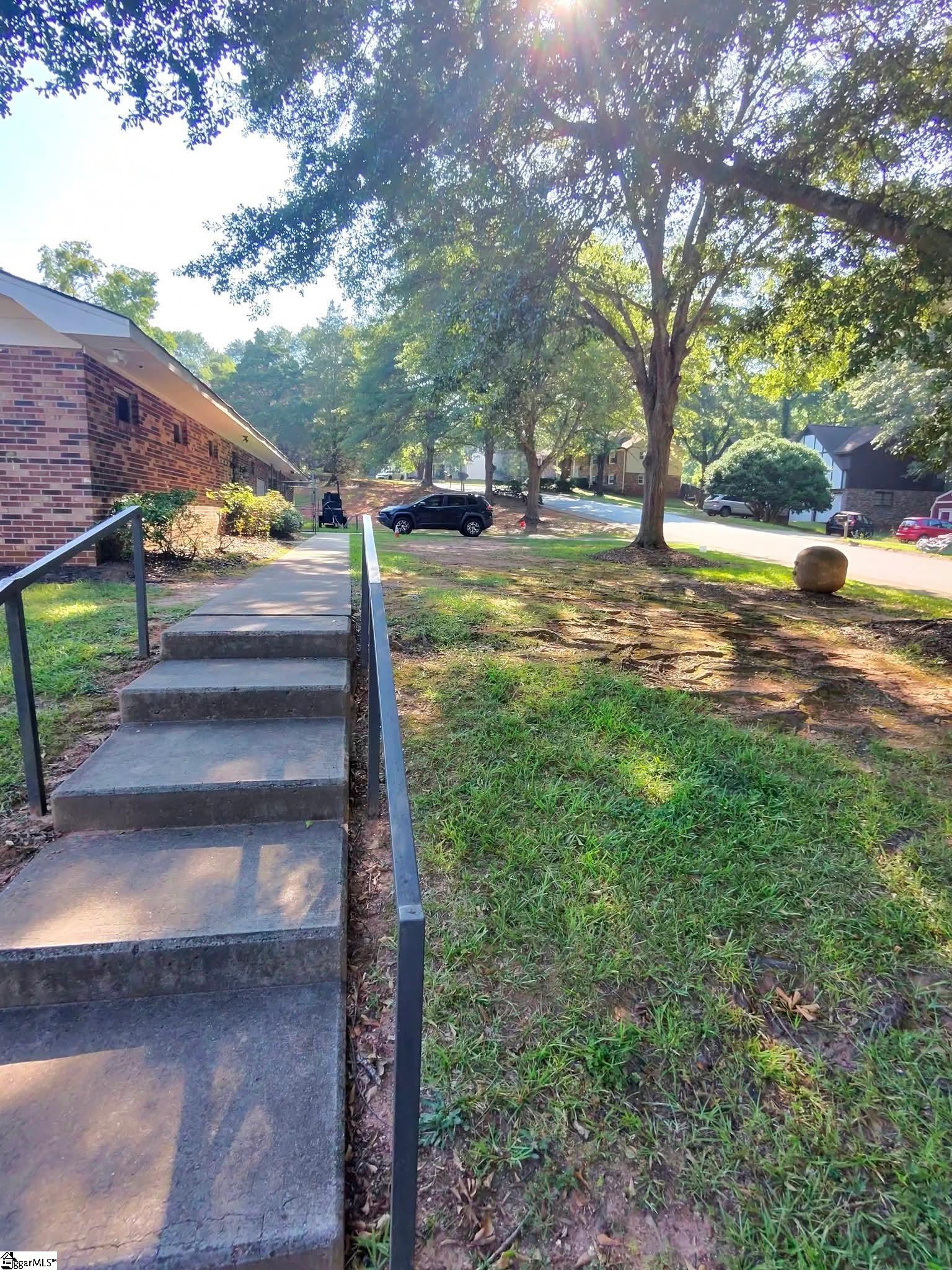 712 Brooks Road Mauldin, SC 29662