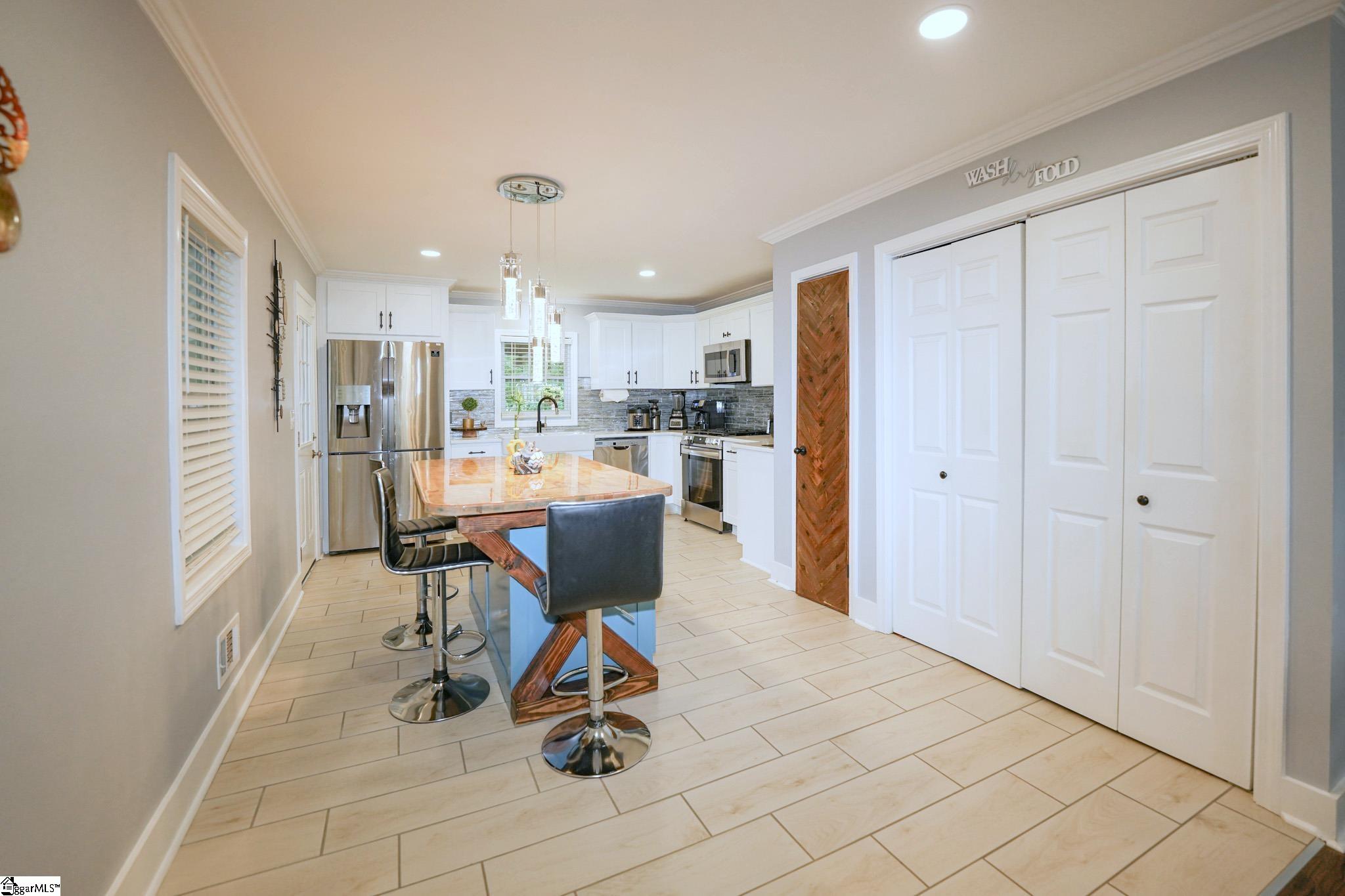 7 N Gaywood Drive Greenville, SC 29615