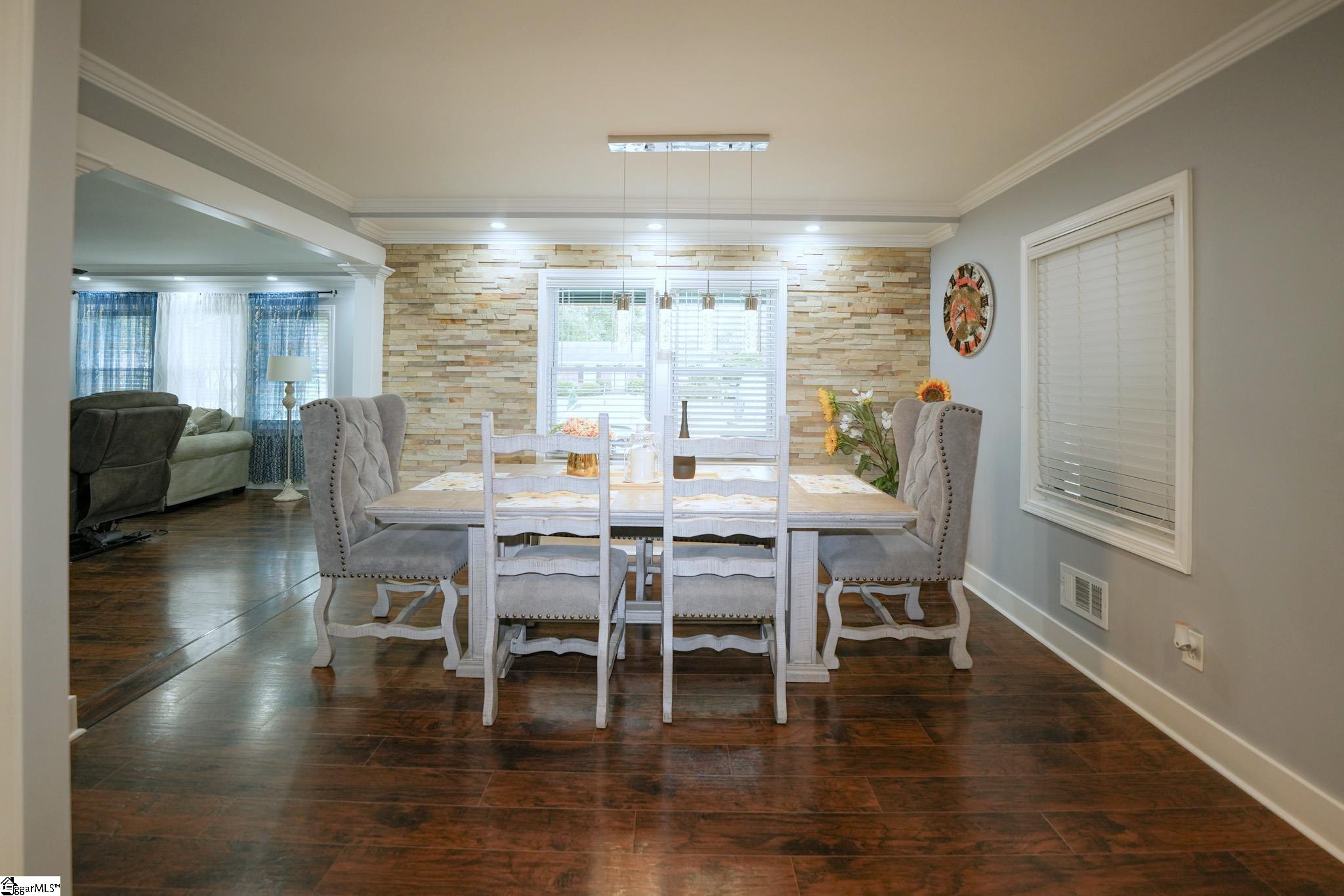 7 N Gaywood Drive Greenville, SC 29615