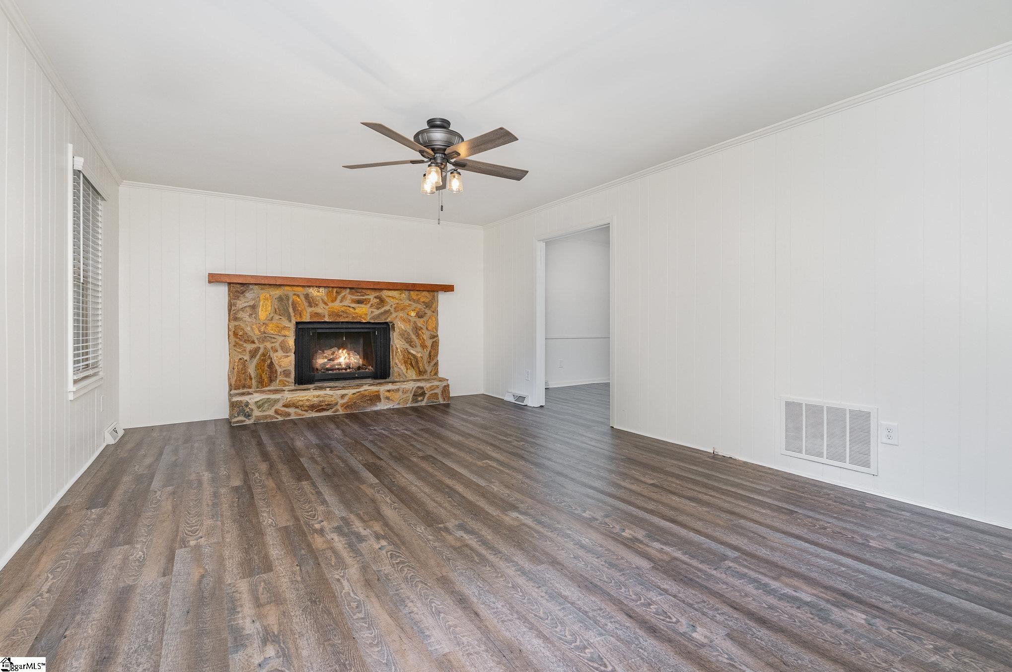 105 Rollingwood Way Easley, SC 29640