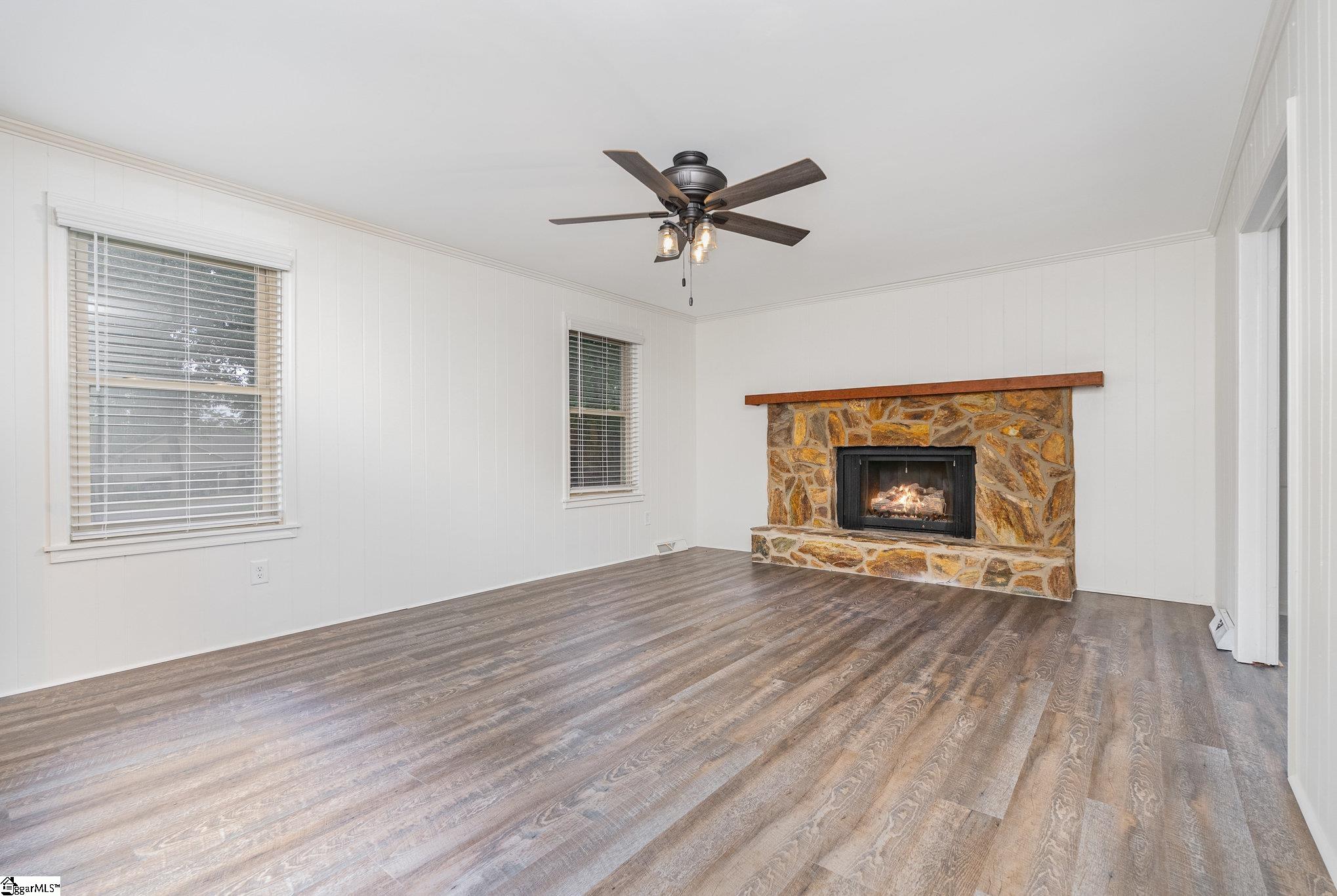 105 Rollingwood Way Easley, SC 29640