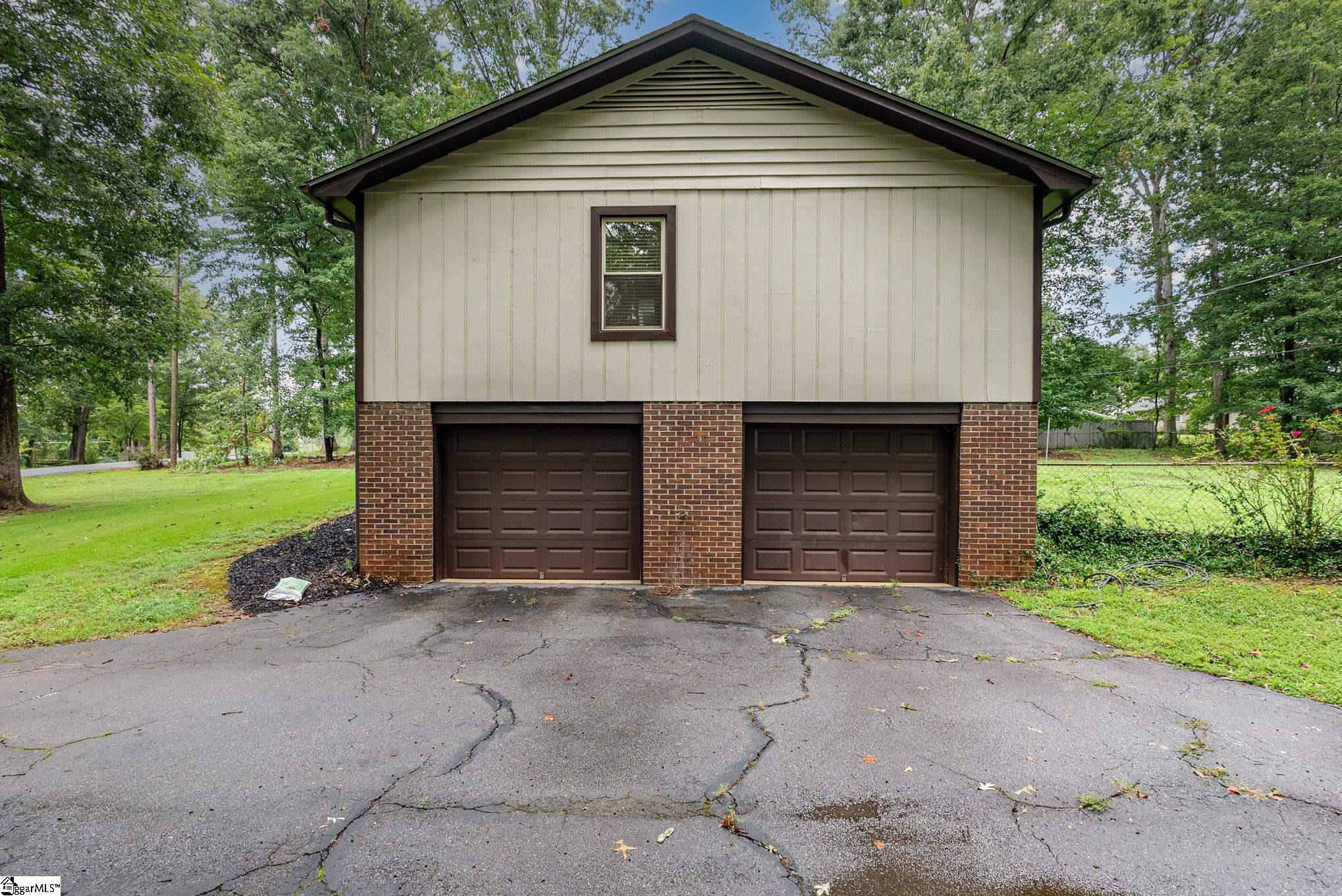 105 Rollingwood Way Easley, SC 29640