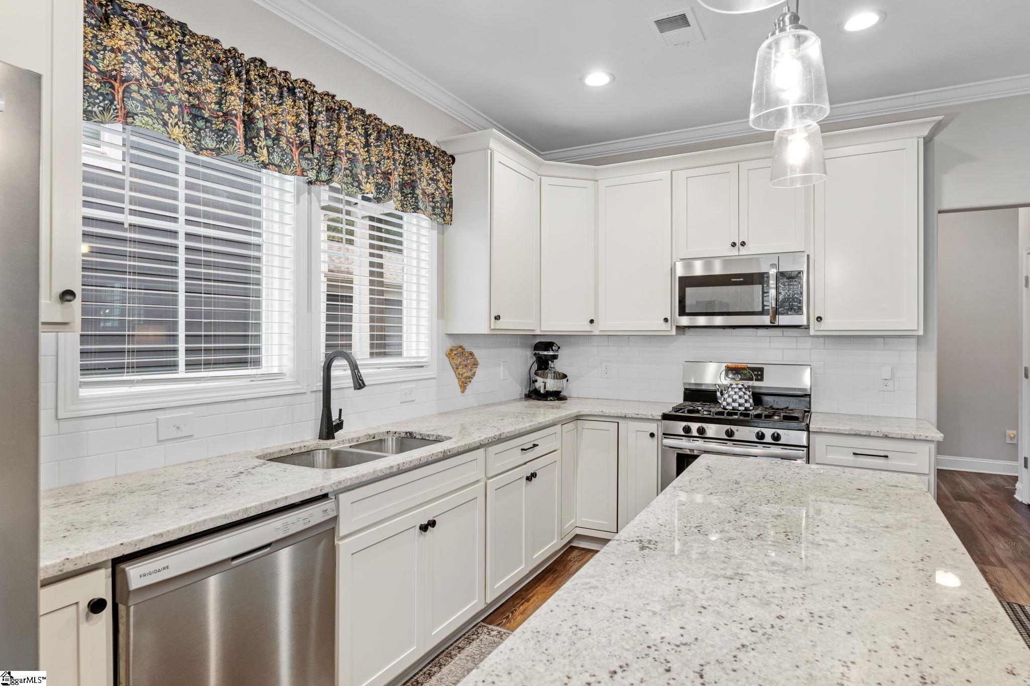54 Cottage Knoll Circle Greenville, SC 29609