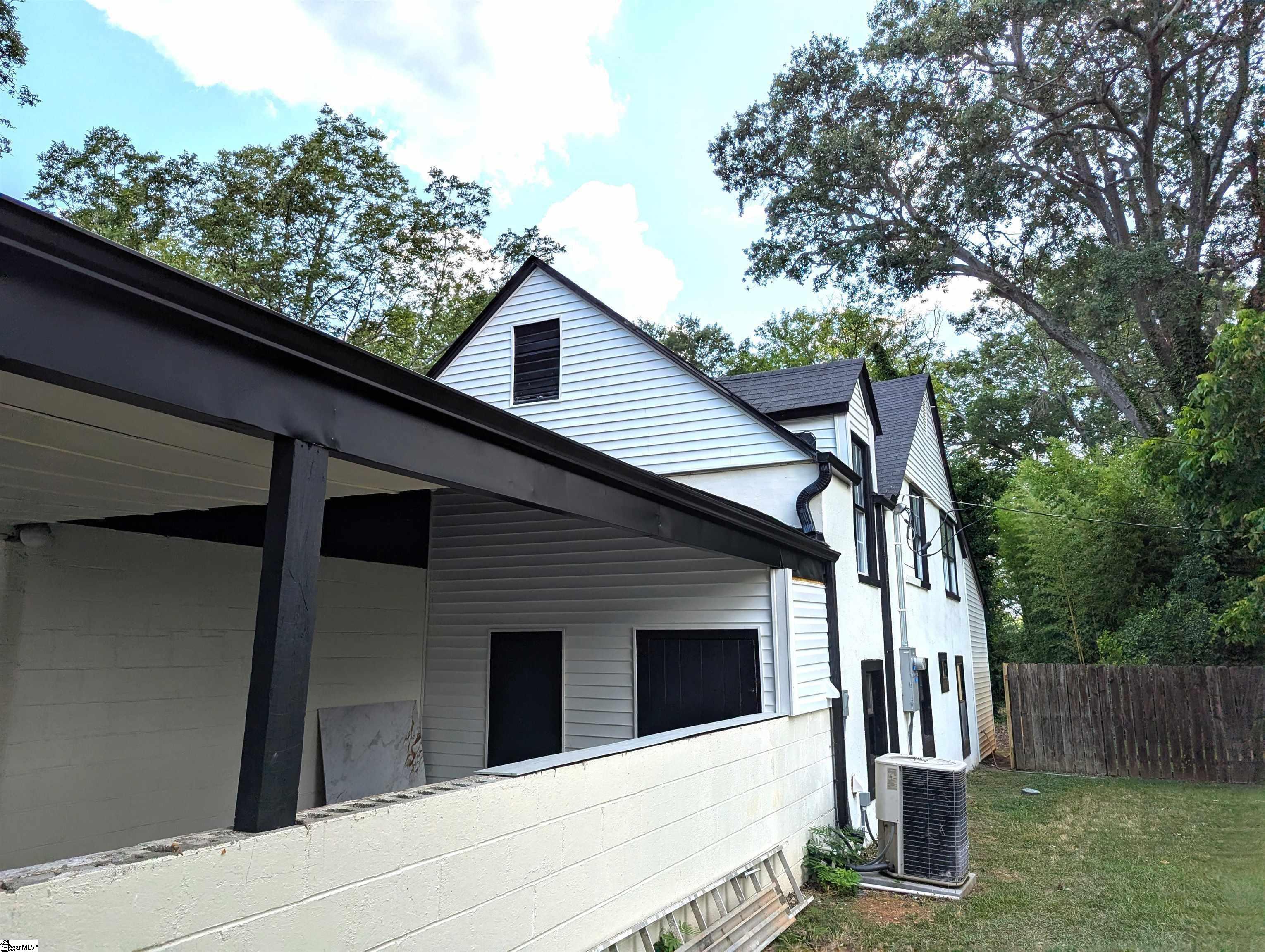 2115 Oakhurstq Circle Spartanburg, SC 29302