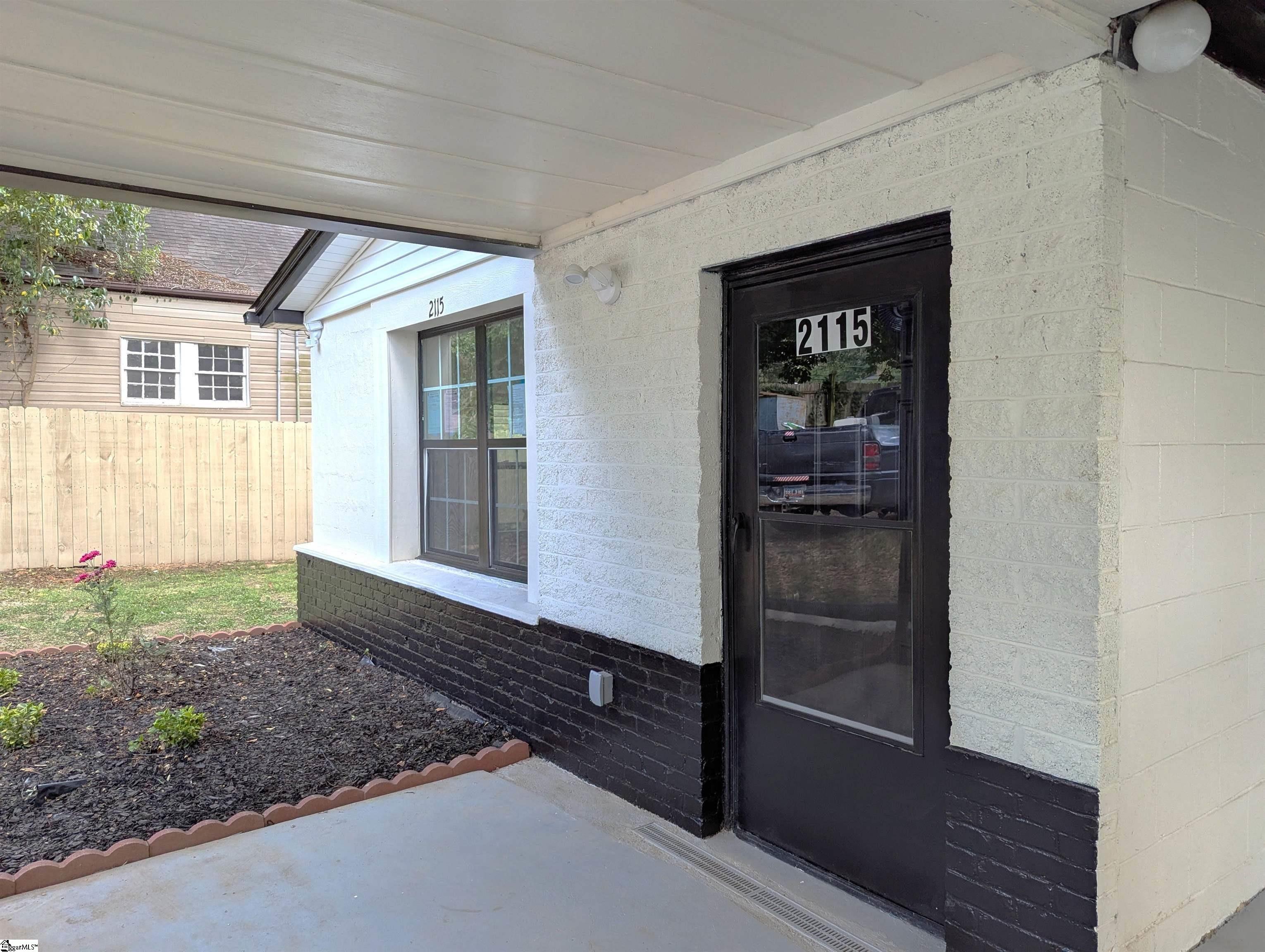2115 Oakhurstq Circle Spartanburg, SC 29302