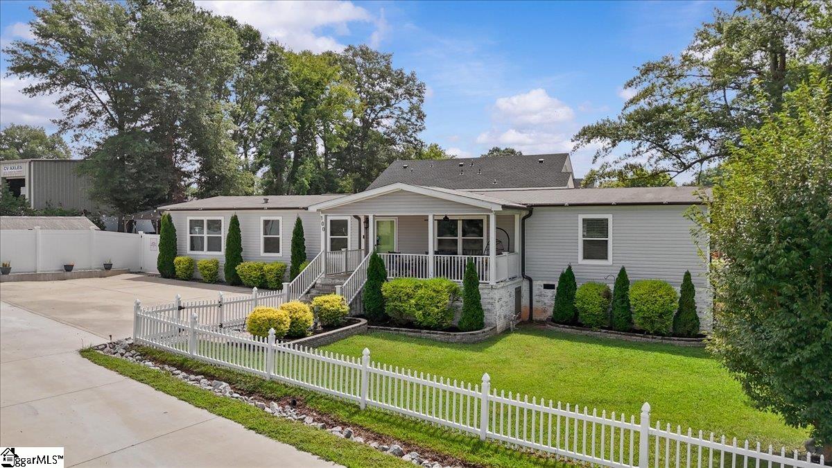 100 Catawba Street Greenville, SC 29611