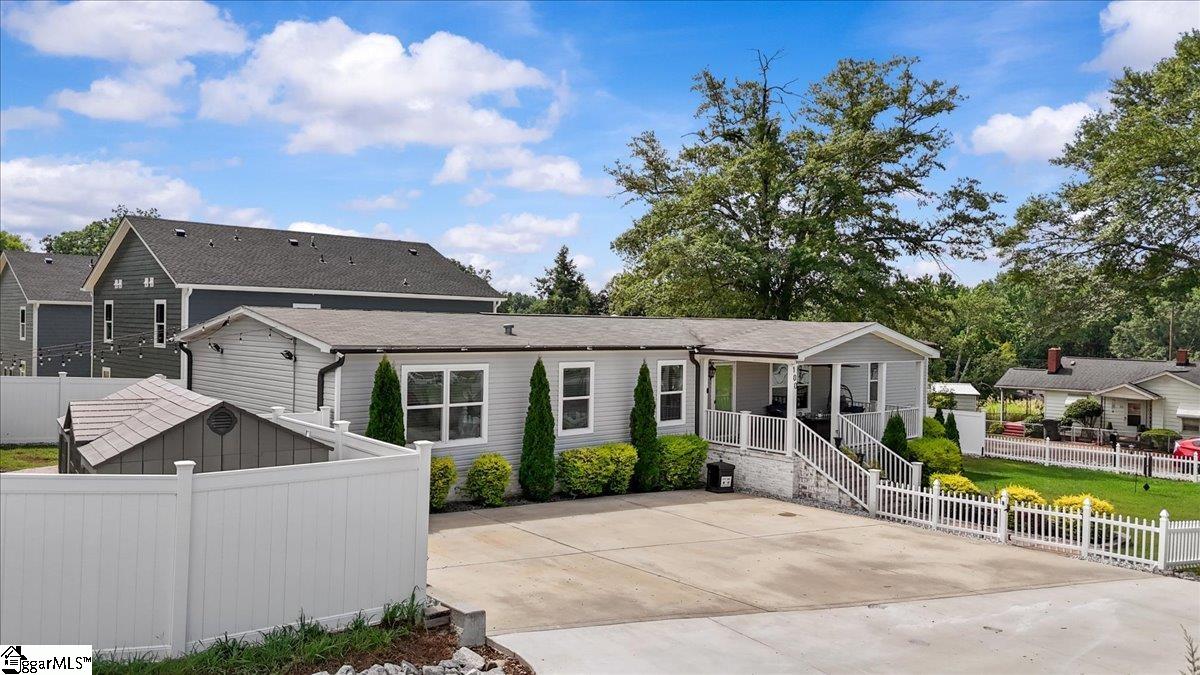 100 Catawba Street Greenville, SC 29611