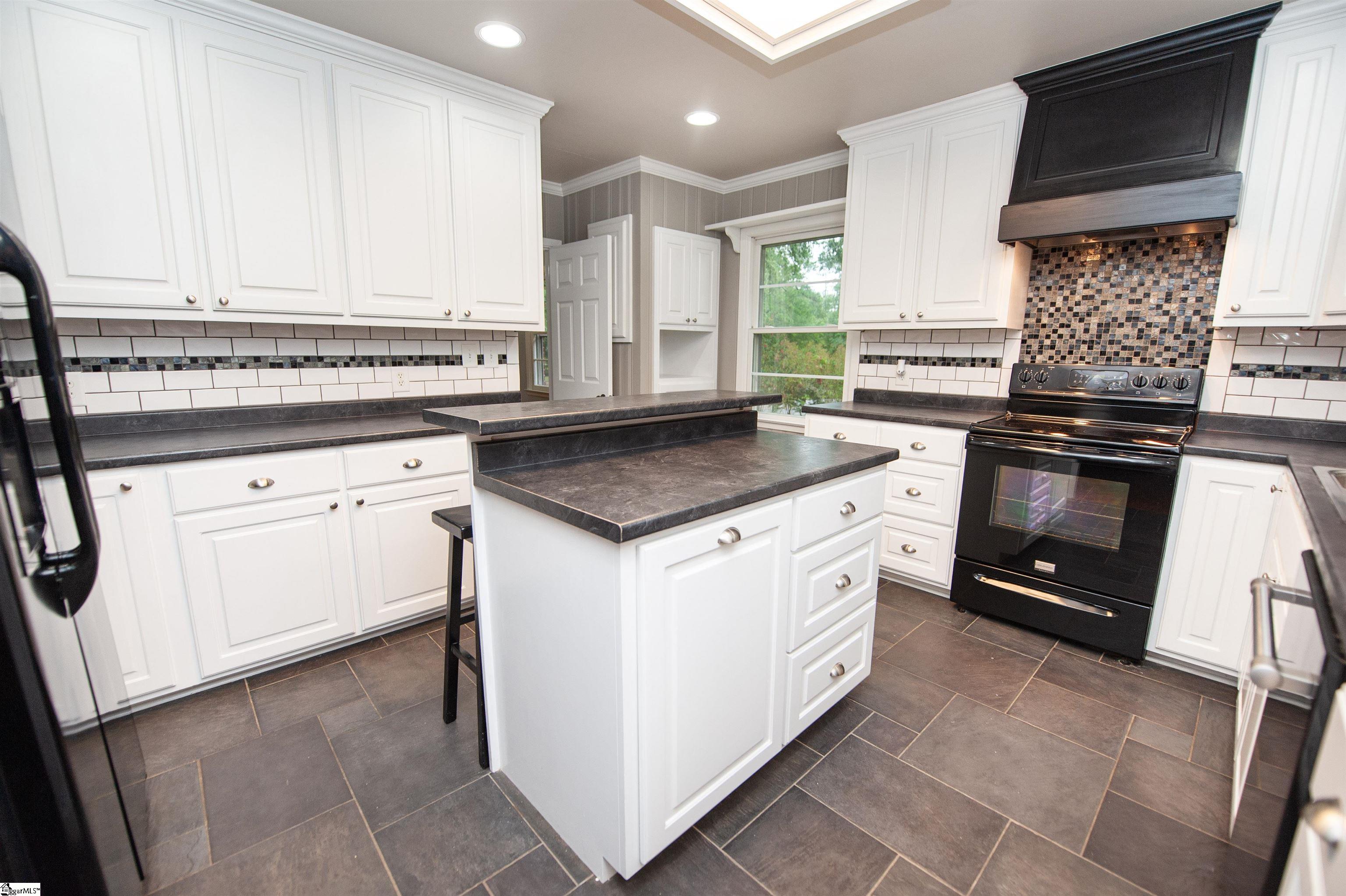 506 Fernwood Drive Spartanburg, SC 29307