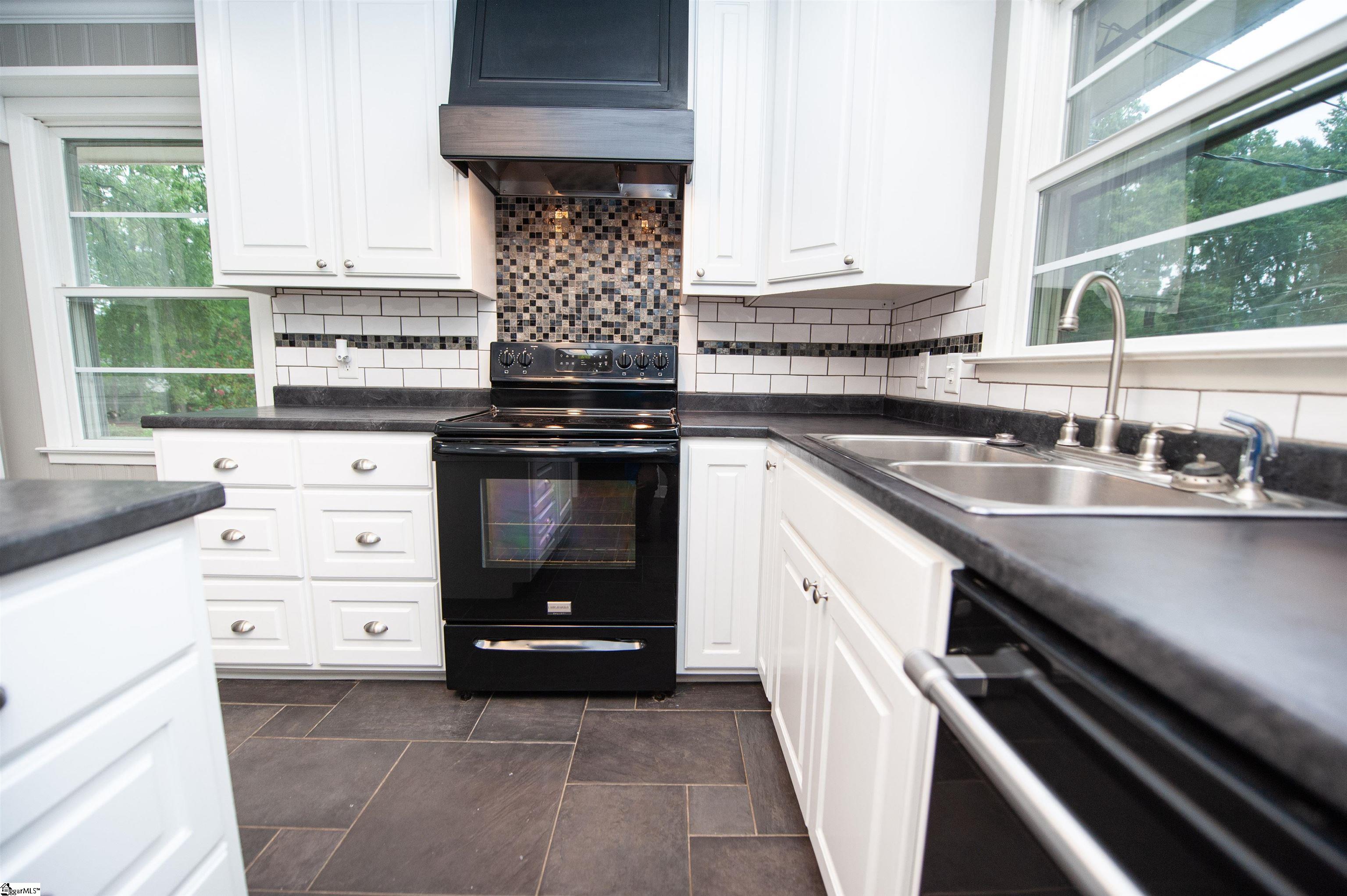506 Fernwood Drive Spartanburg, SC 29307