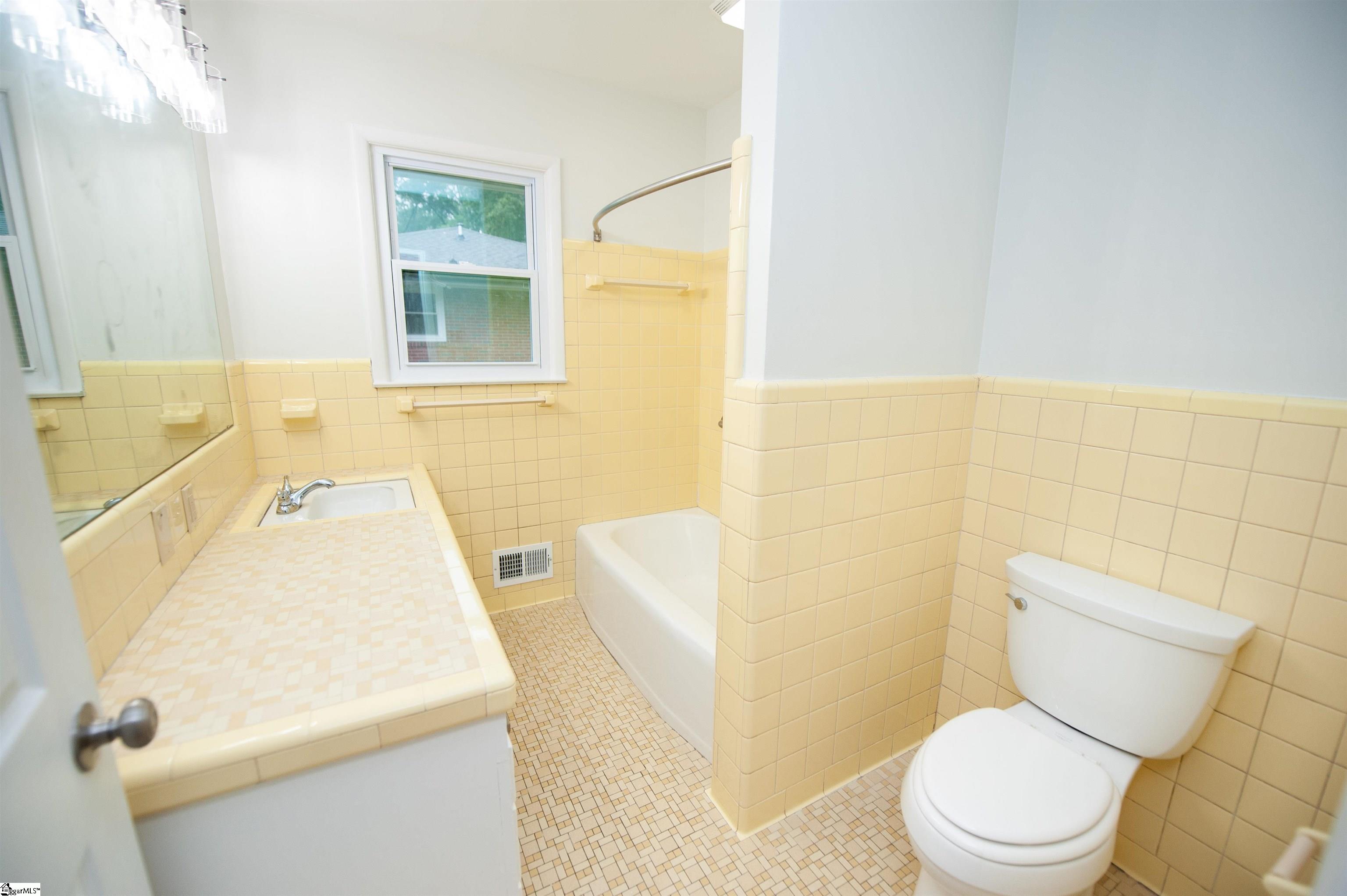 506 Fernwood Drive Spartanburg, SC 29307