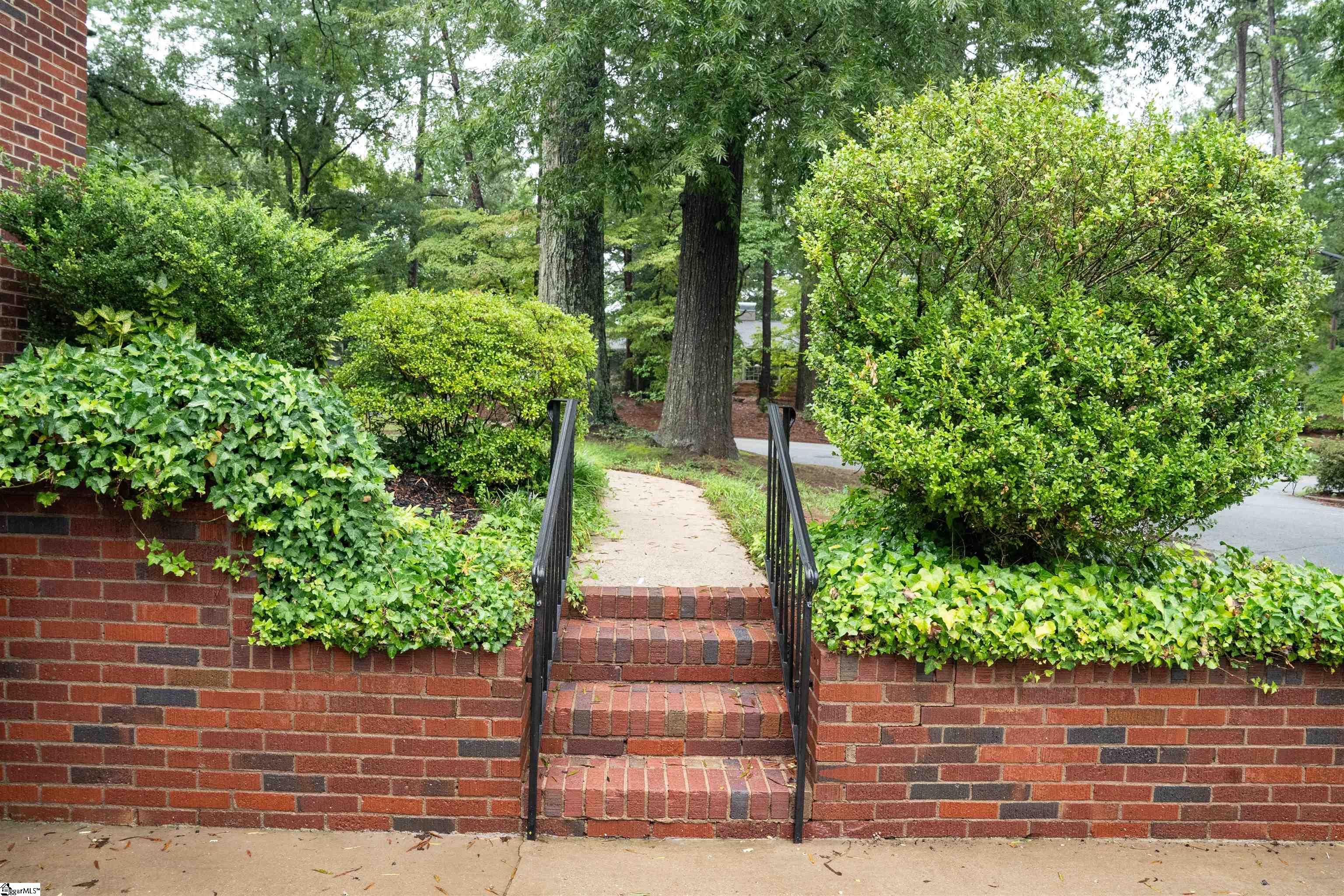 506 Fernwood Drive Spartanburg, SC 29307