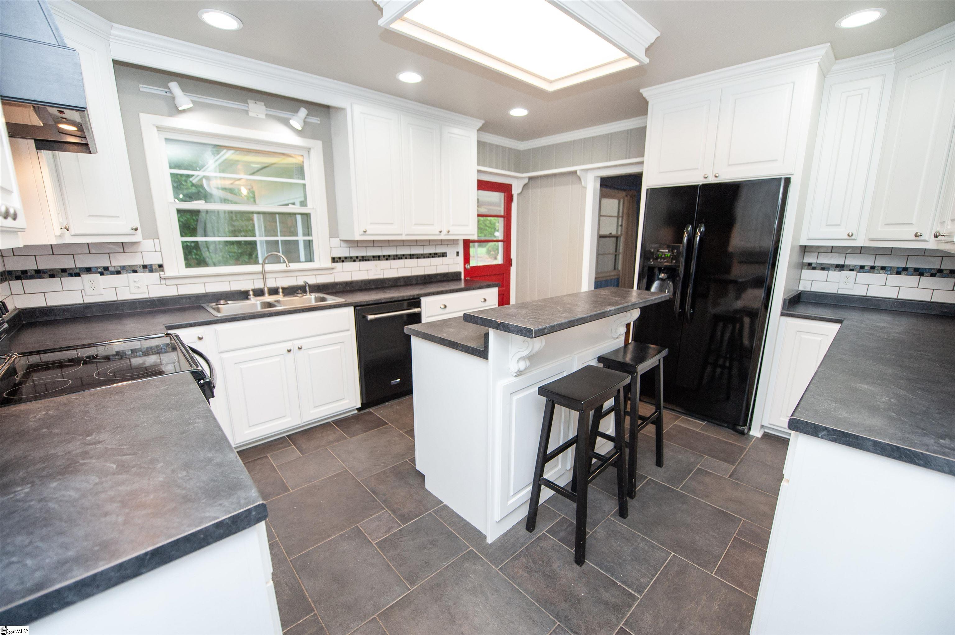 506 Fernwood Drive Spartanburg, SC 29307