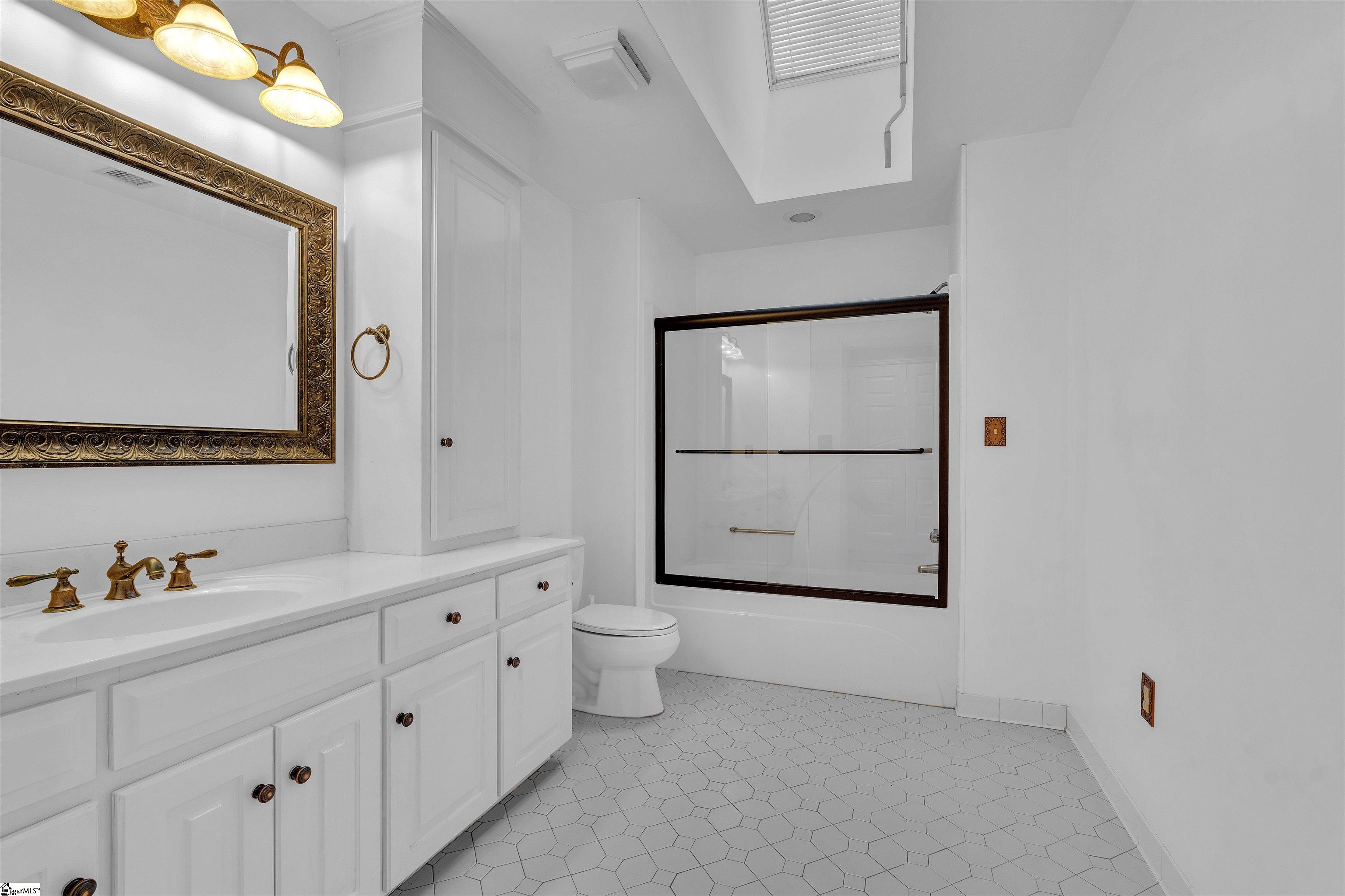 388 Pinehurst Drive Spartanburg, SC 29306