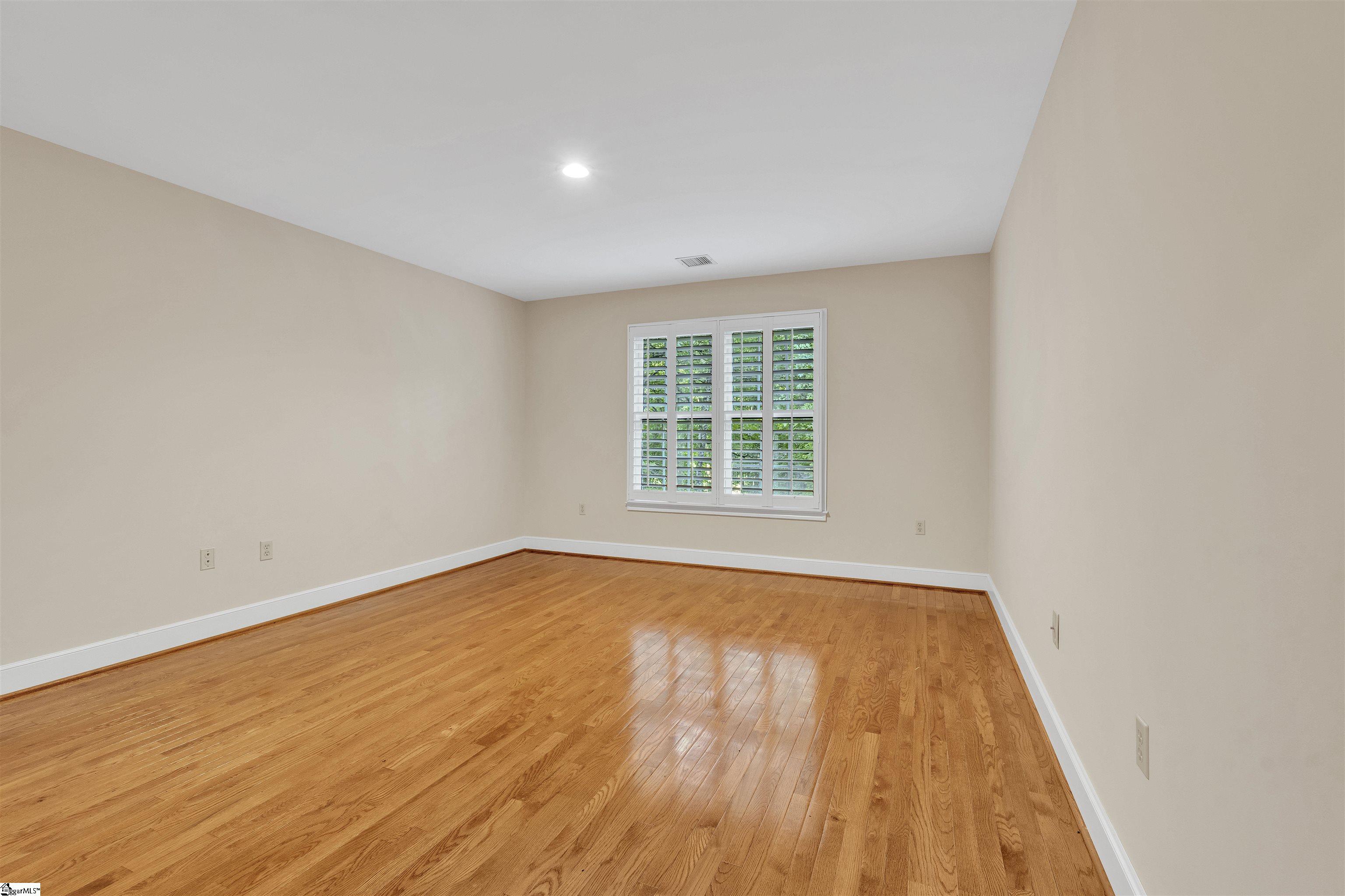 388 Pinehurst Drive Spartanburg, SC 29306