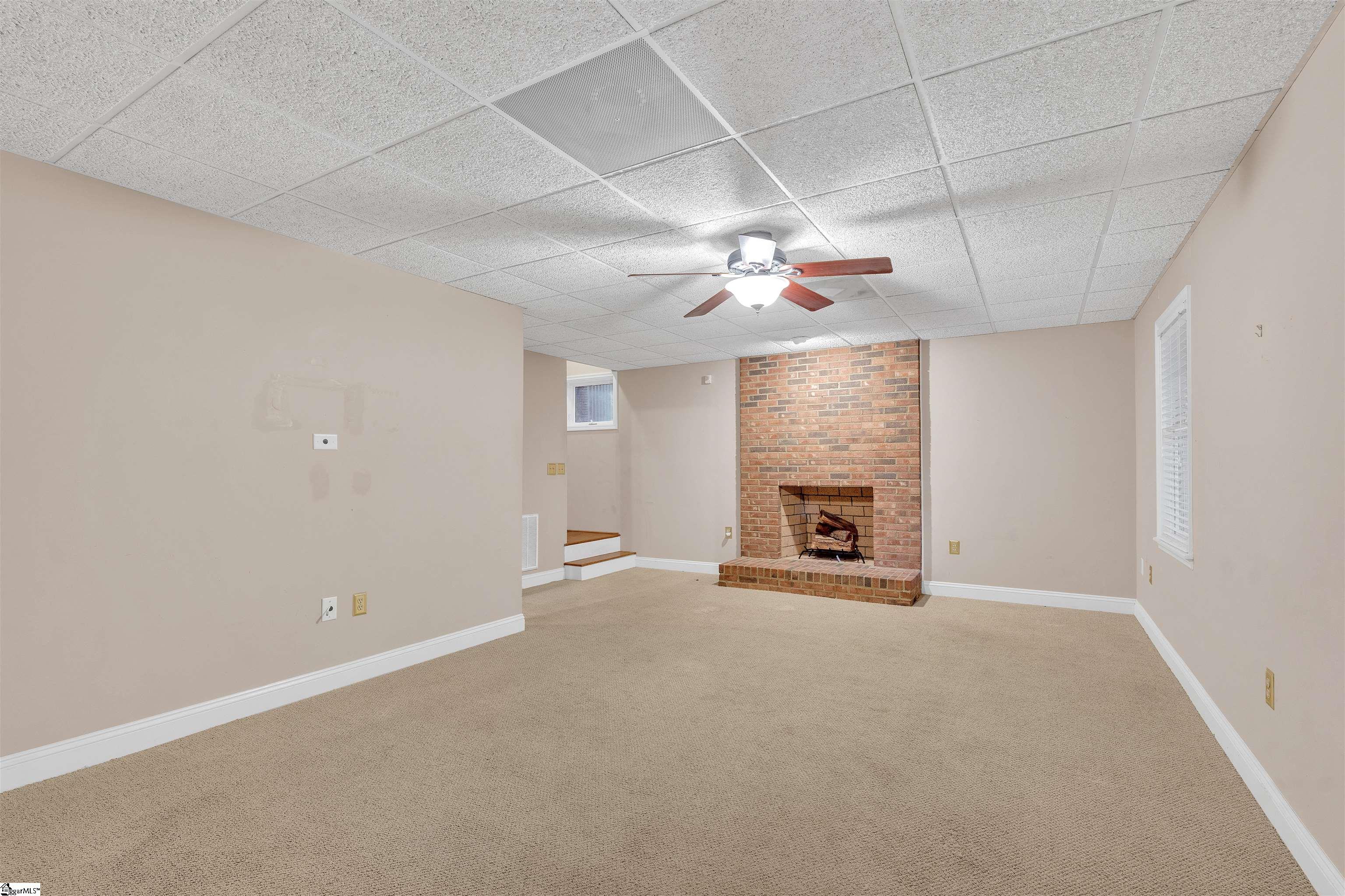388 Pinehurst Drive Spartanburg, SC 29306