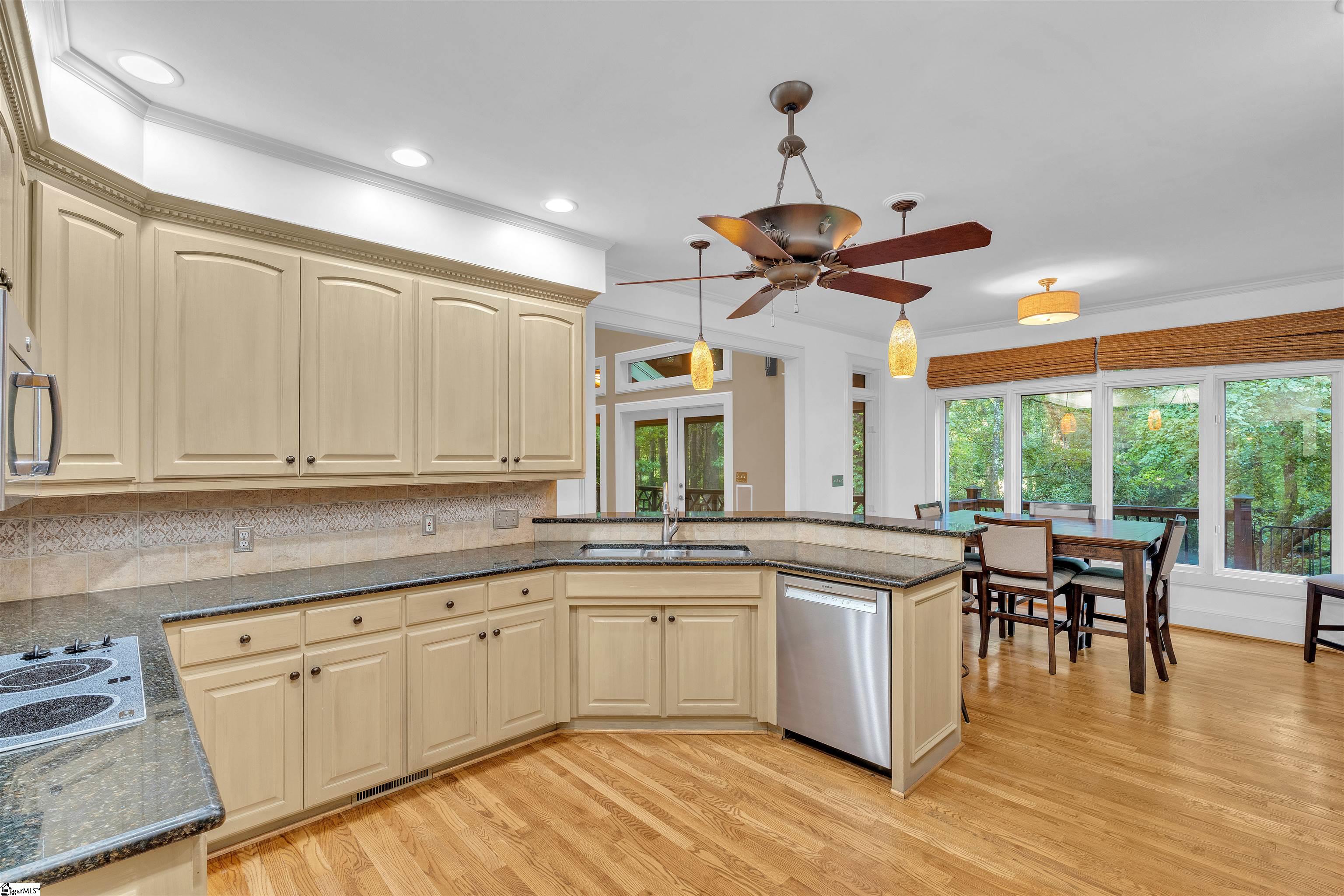 388 Pinehurst Drive Spartanburg, SC 29306