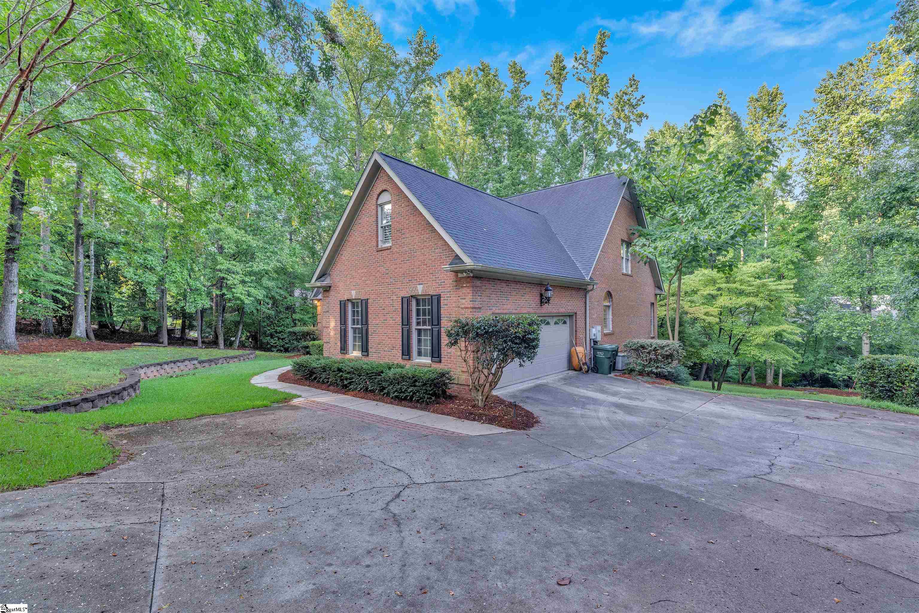 388 Pinehurst Drive Spartanburg, SC 29306