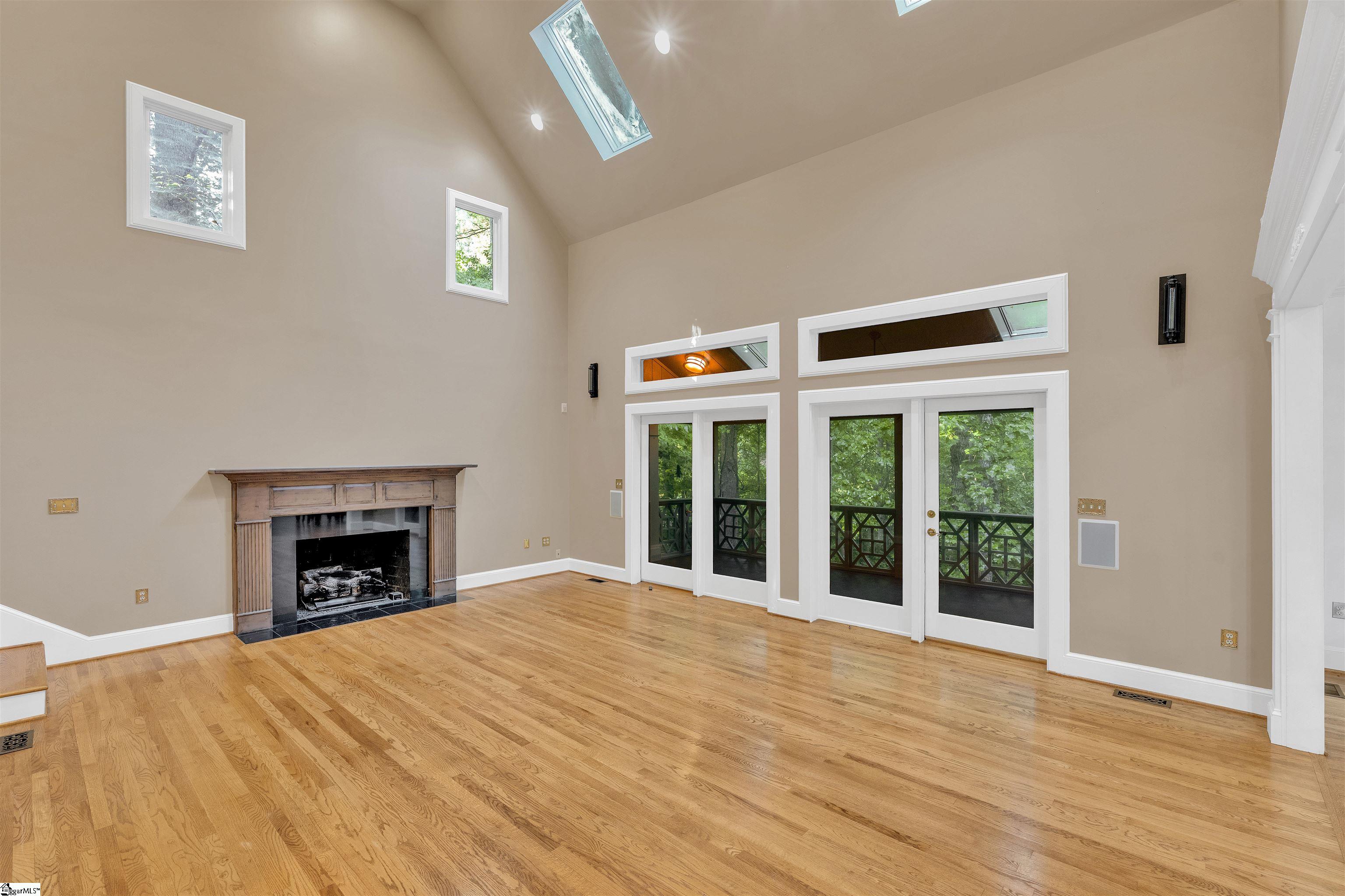 388 Pinehurst Drive Spartanburg, SC 29306