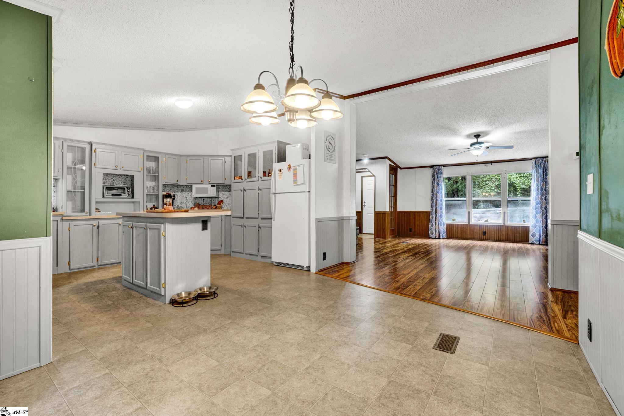 427 Whitt Road Piedmont, SC 29673-8129