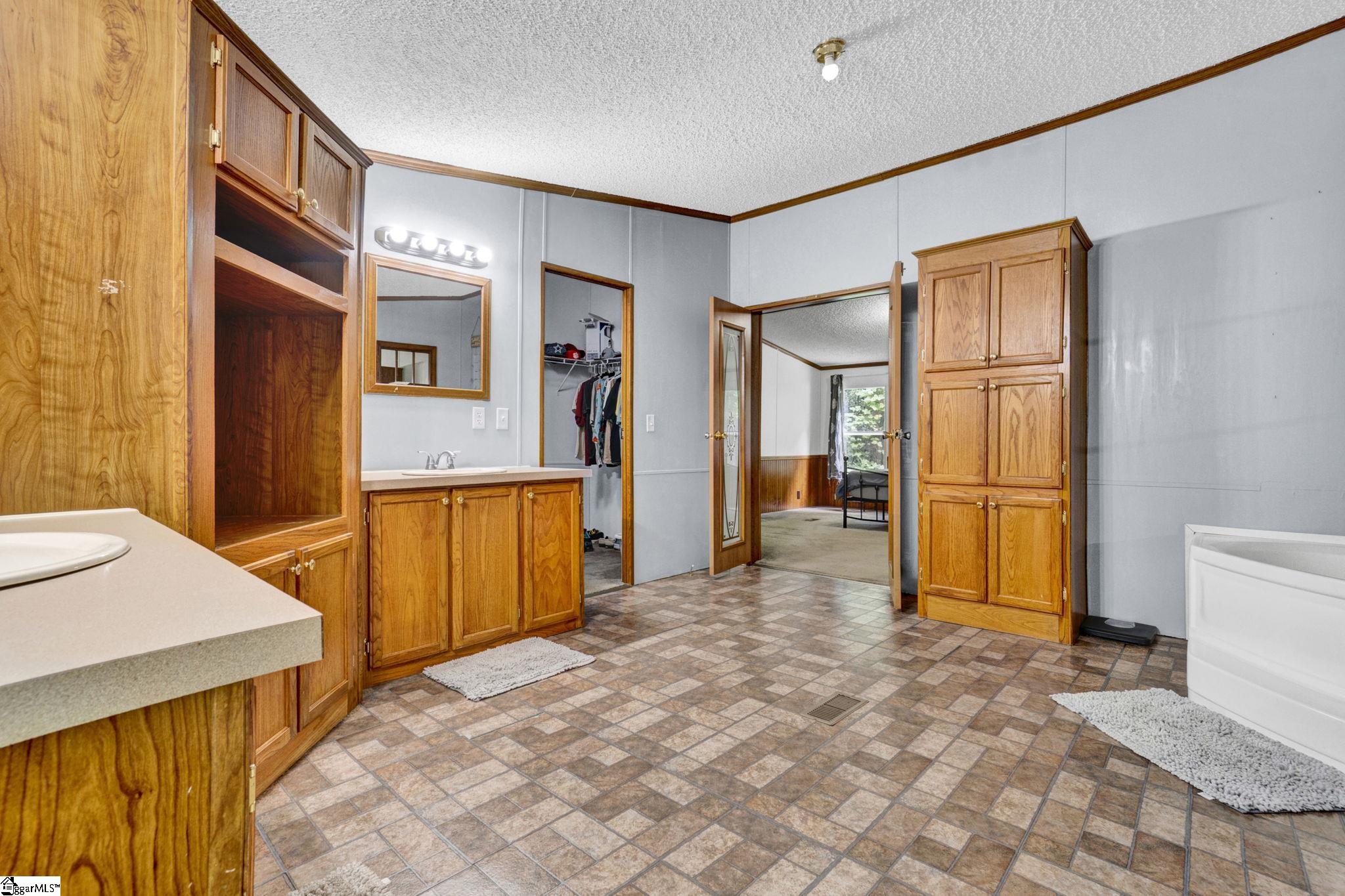427 Whitt Road Piedmont, SC 29673-8129