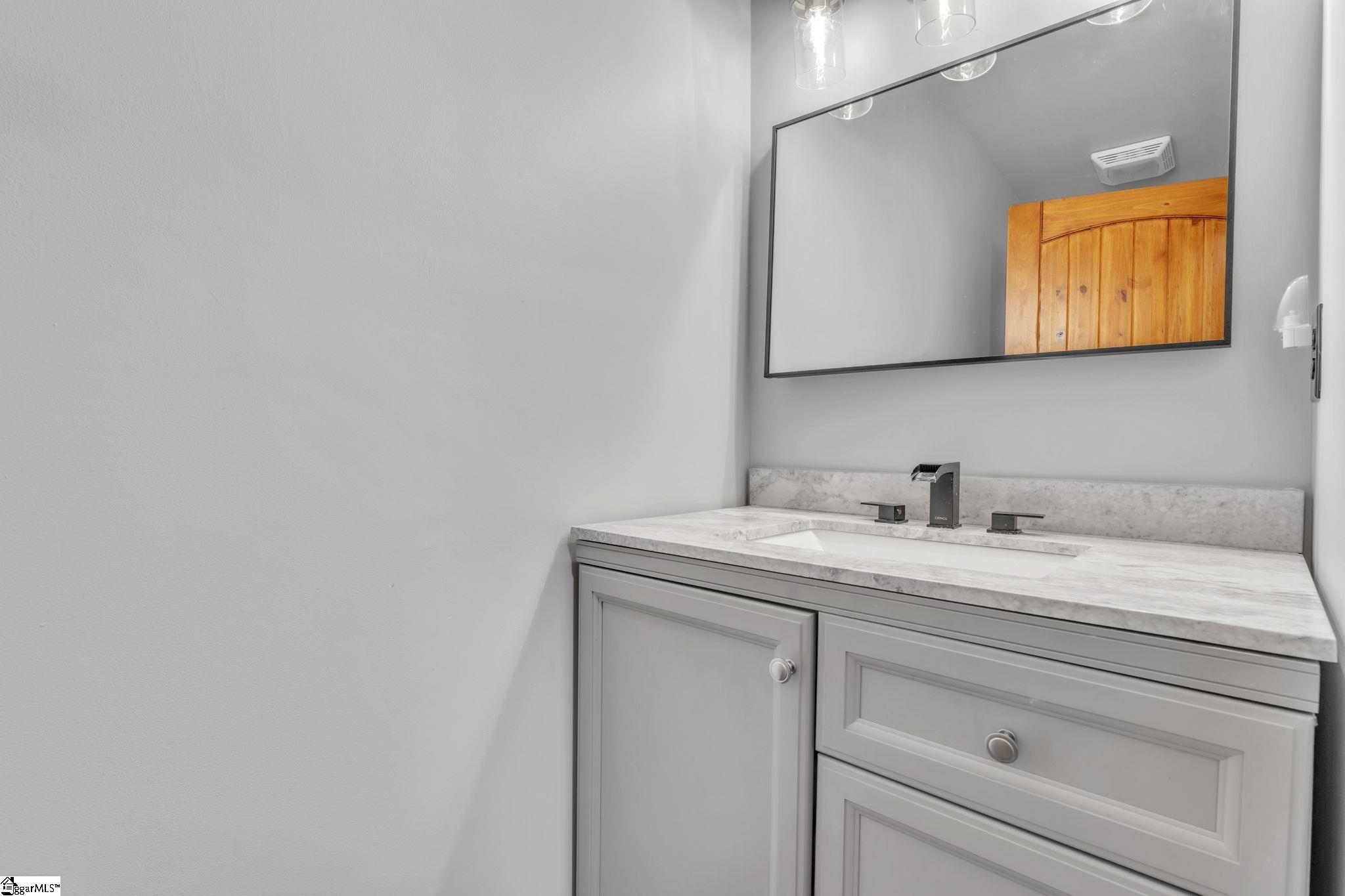 160 Hunnicutt Lane Kinards, SC 29355