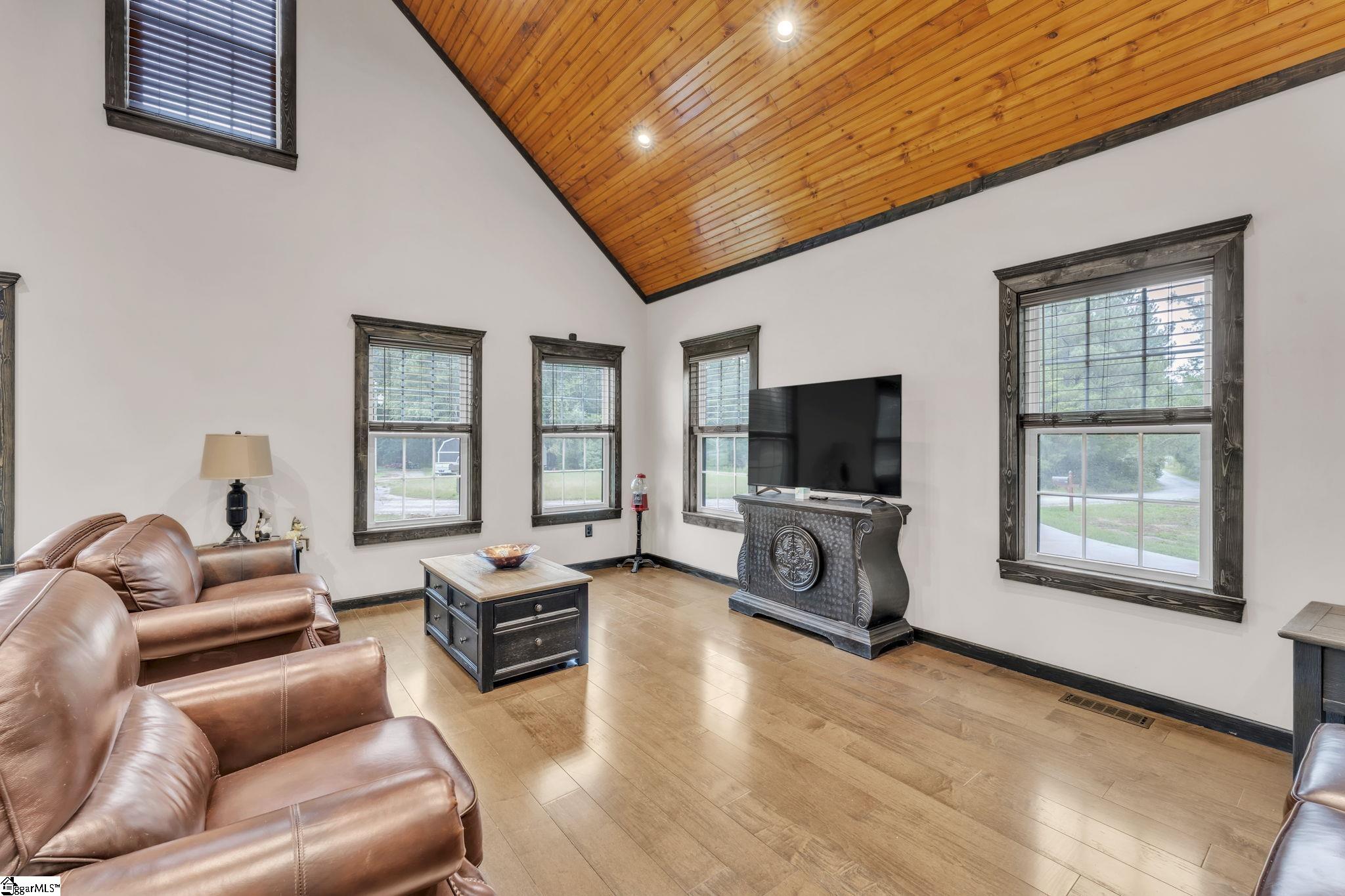 160 Hunnicutt Lane Kinards, SC 29355