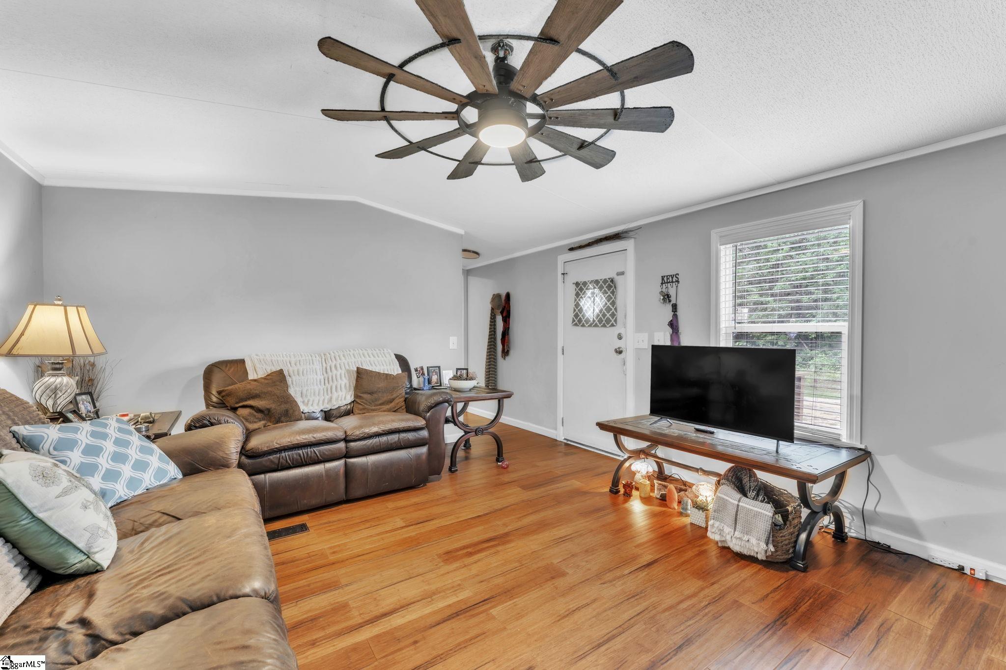 160 Hunnicutt Lane Kinards, SC 29355